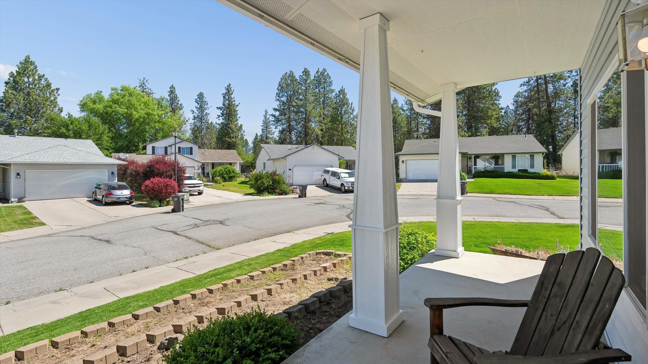 406 Hampton Ln - Photo 3
