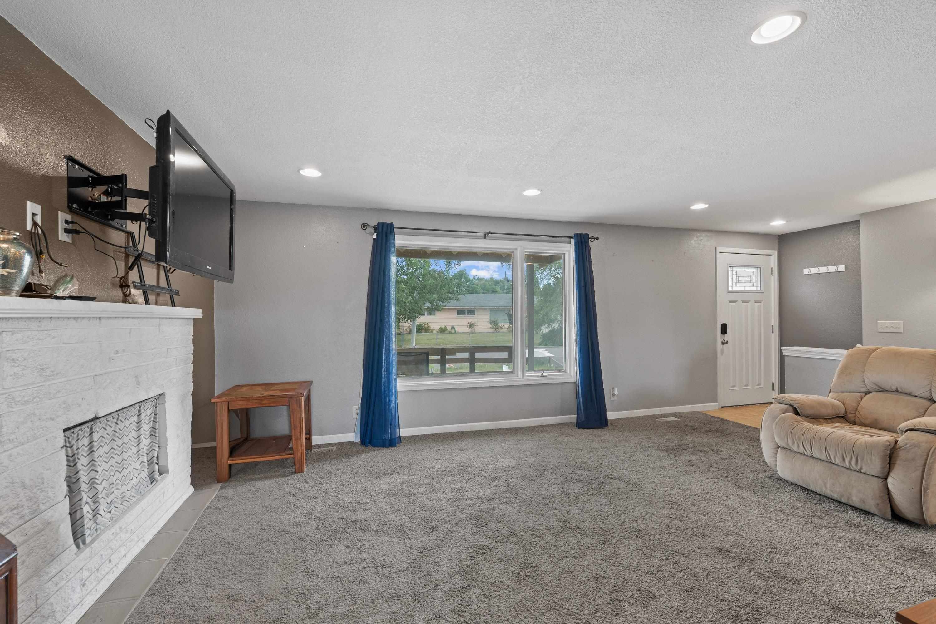 13525 E 6th Ave - Photo 10