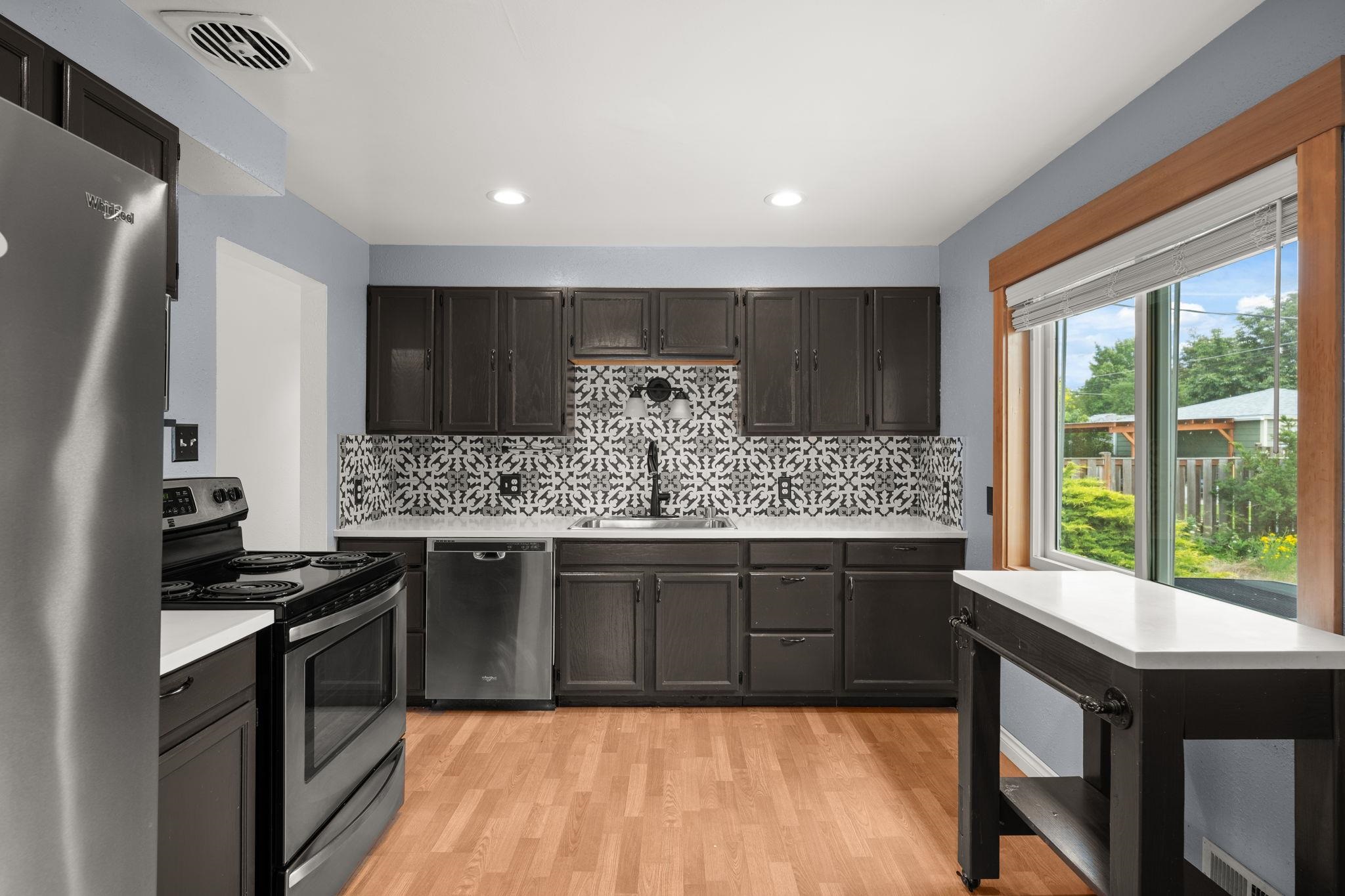 3917 W Heroy Ave - Photo 4