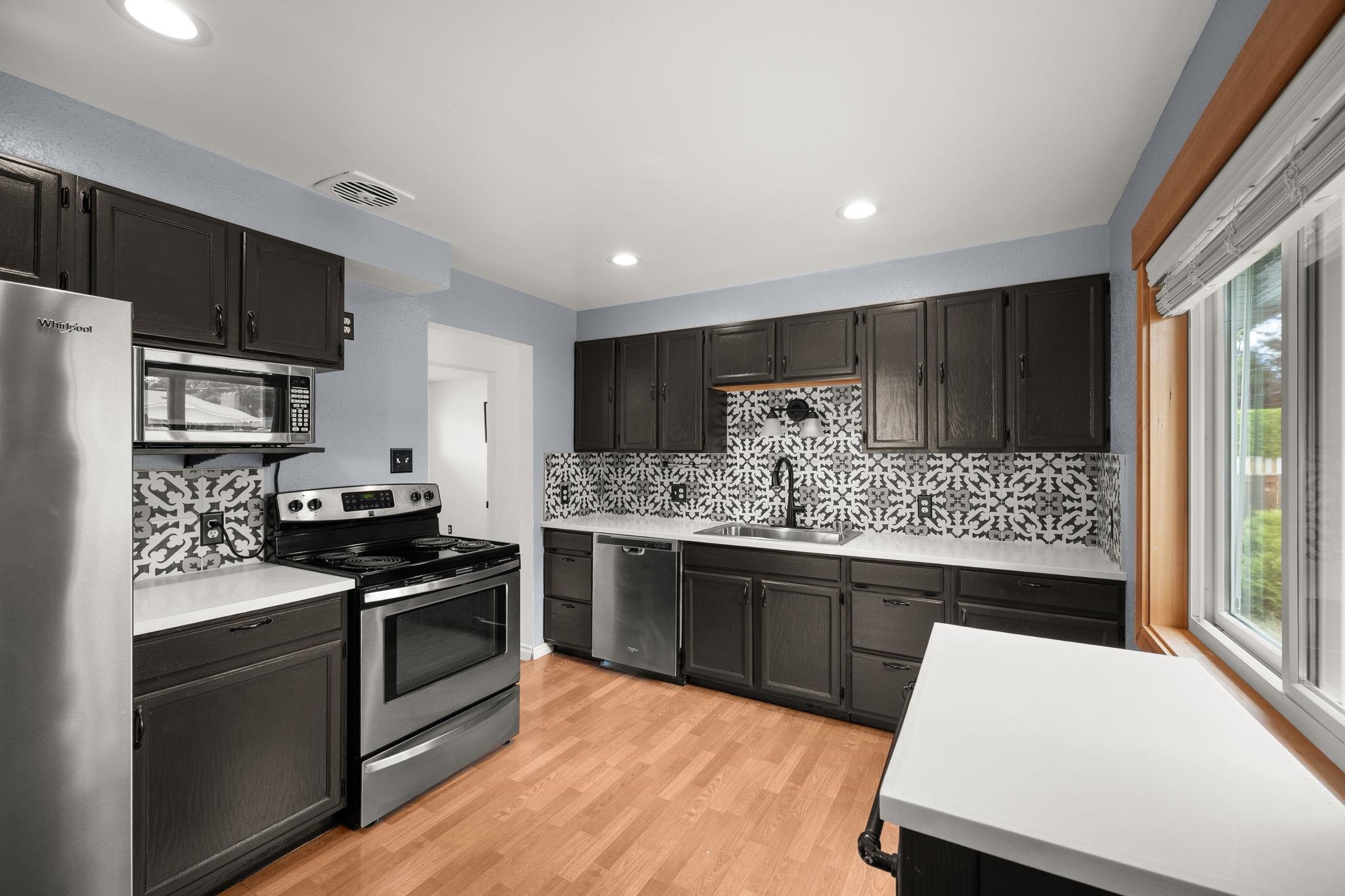 3917 W Heroy Ave - Photo 5