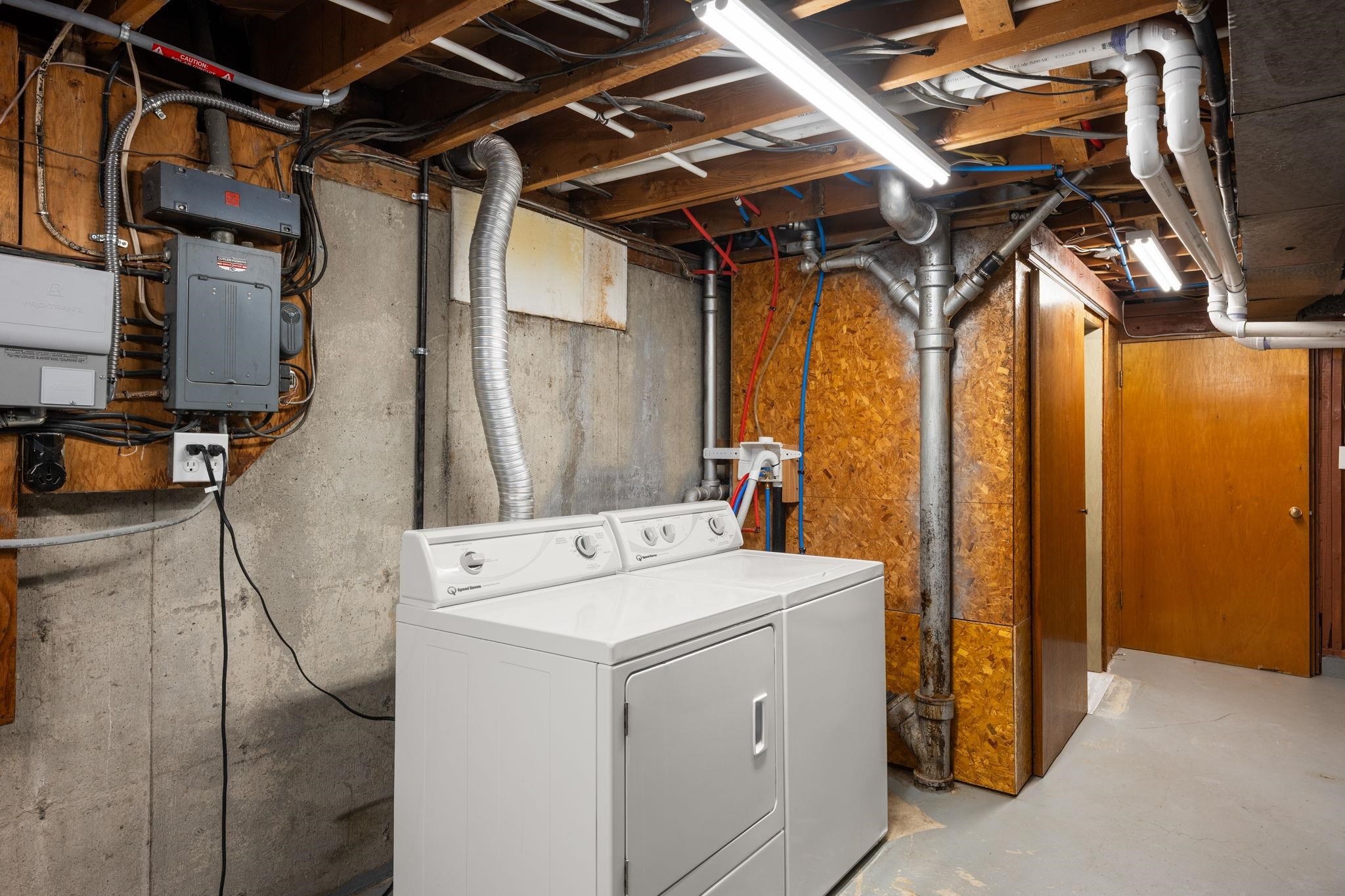 3917 W Heroy Ave - Photo 23