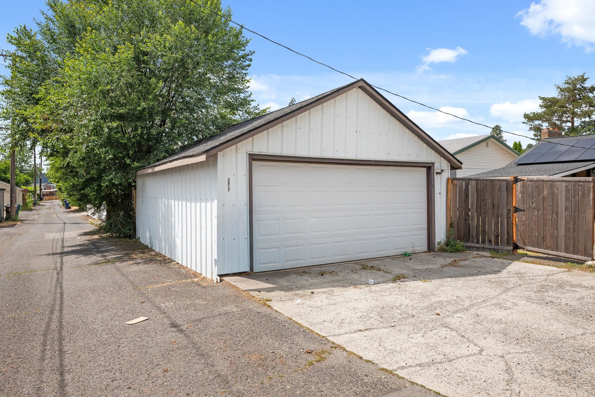 3917 W Heroy Ave - Photo 29