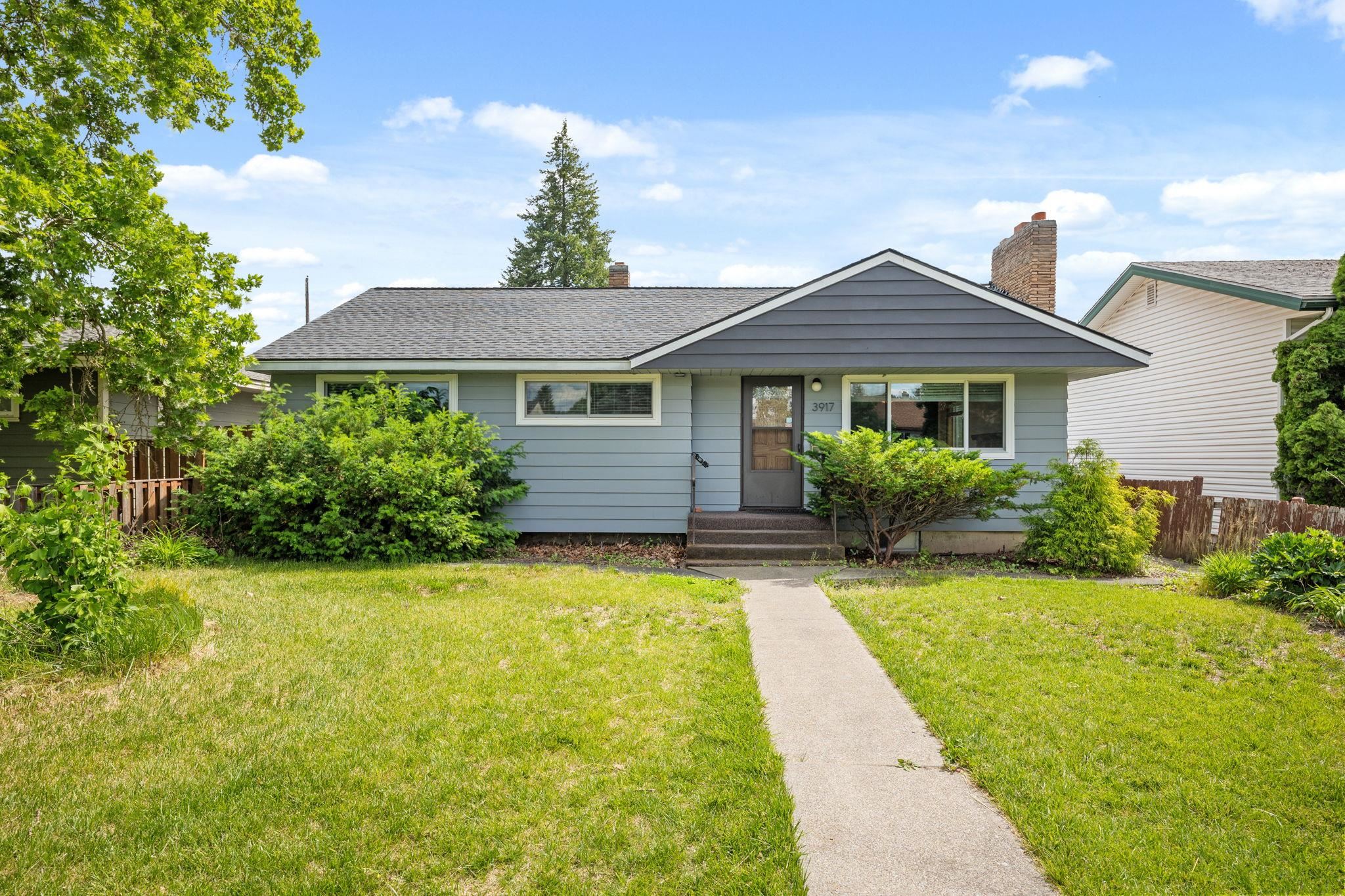 3917 W Heroy Ave - Photo 1