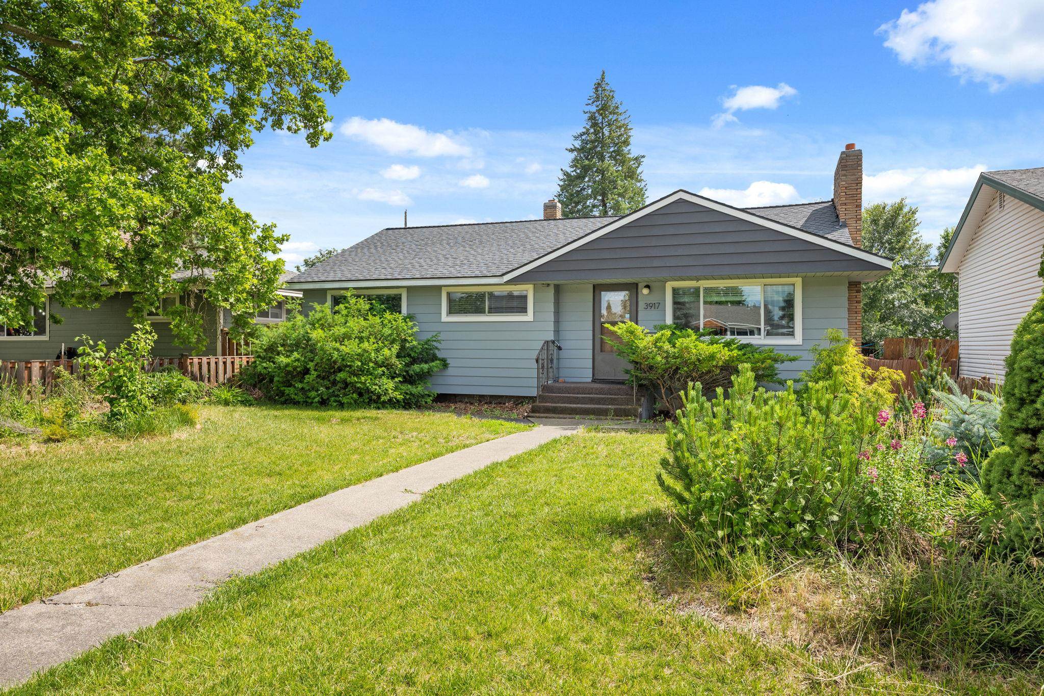 3917 W Heroy Ave - Photo 2