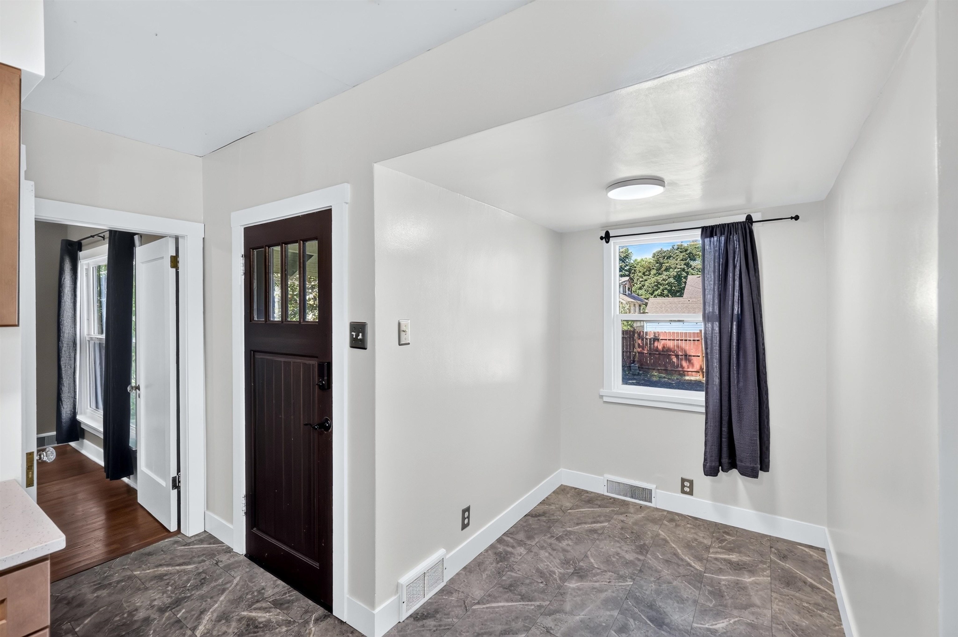 3927 N Jefferson St - Photo 13