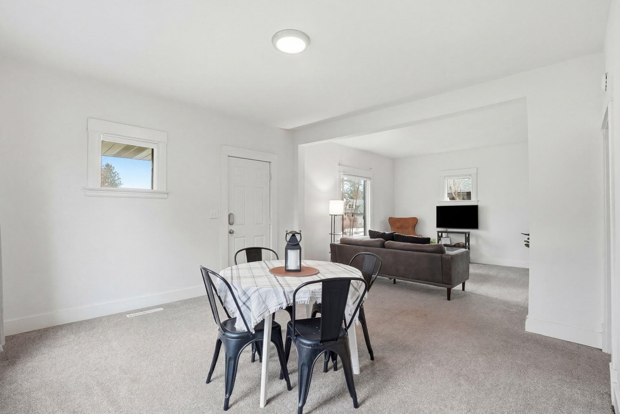 1208 W Providence Ave - Photo 4