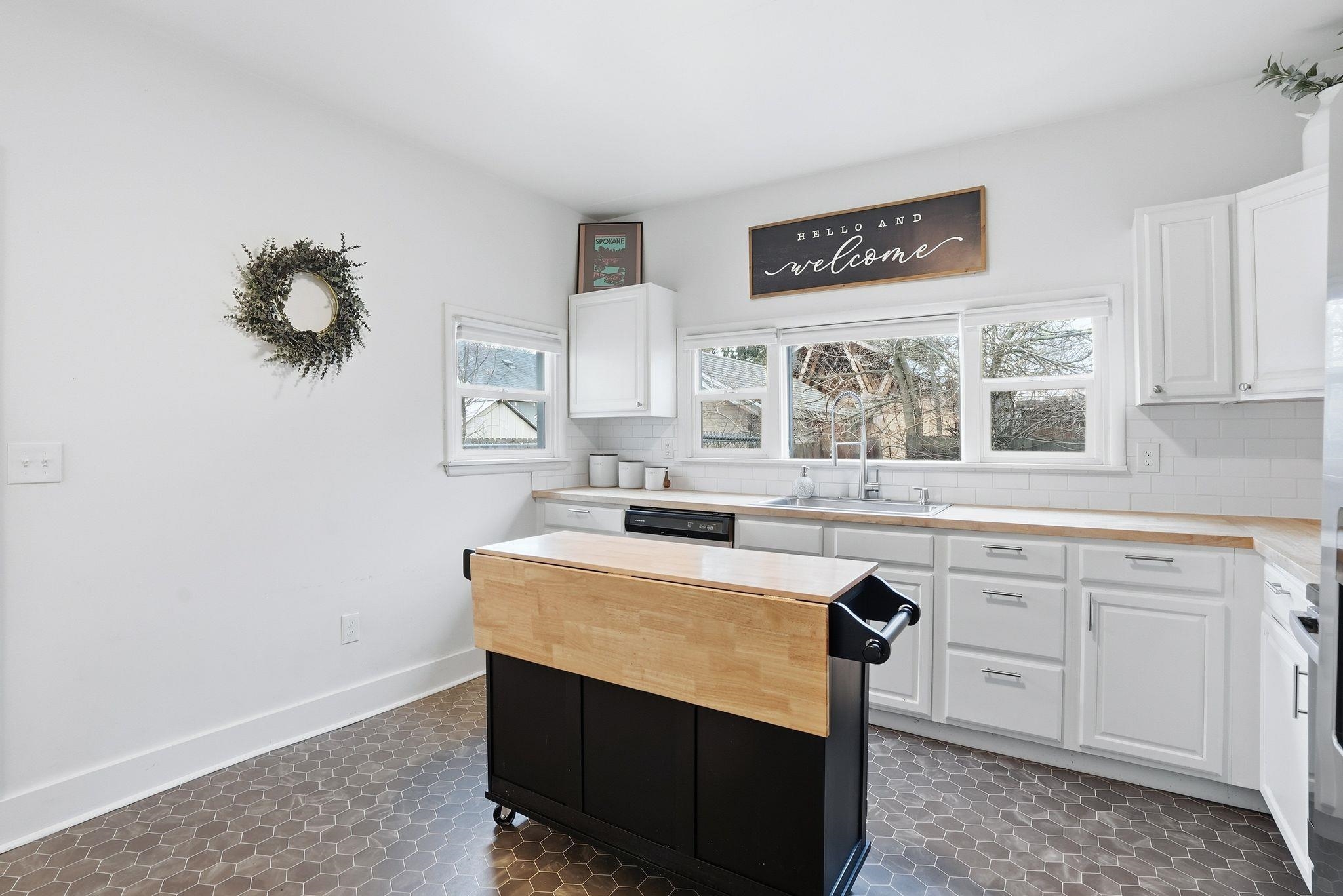 1208 W Providence Ave - Photo 6