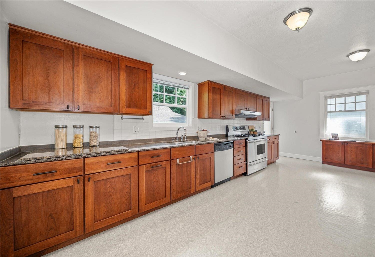 109 W Sumner Ave - Photo 13