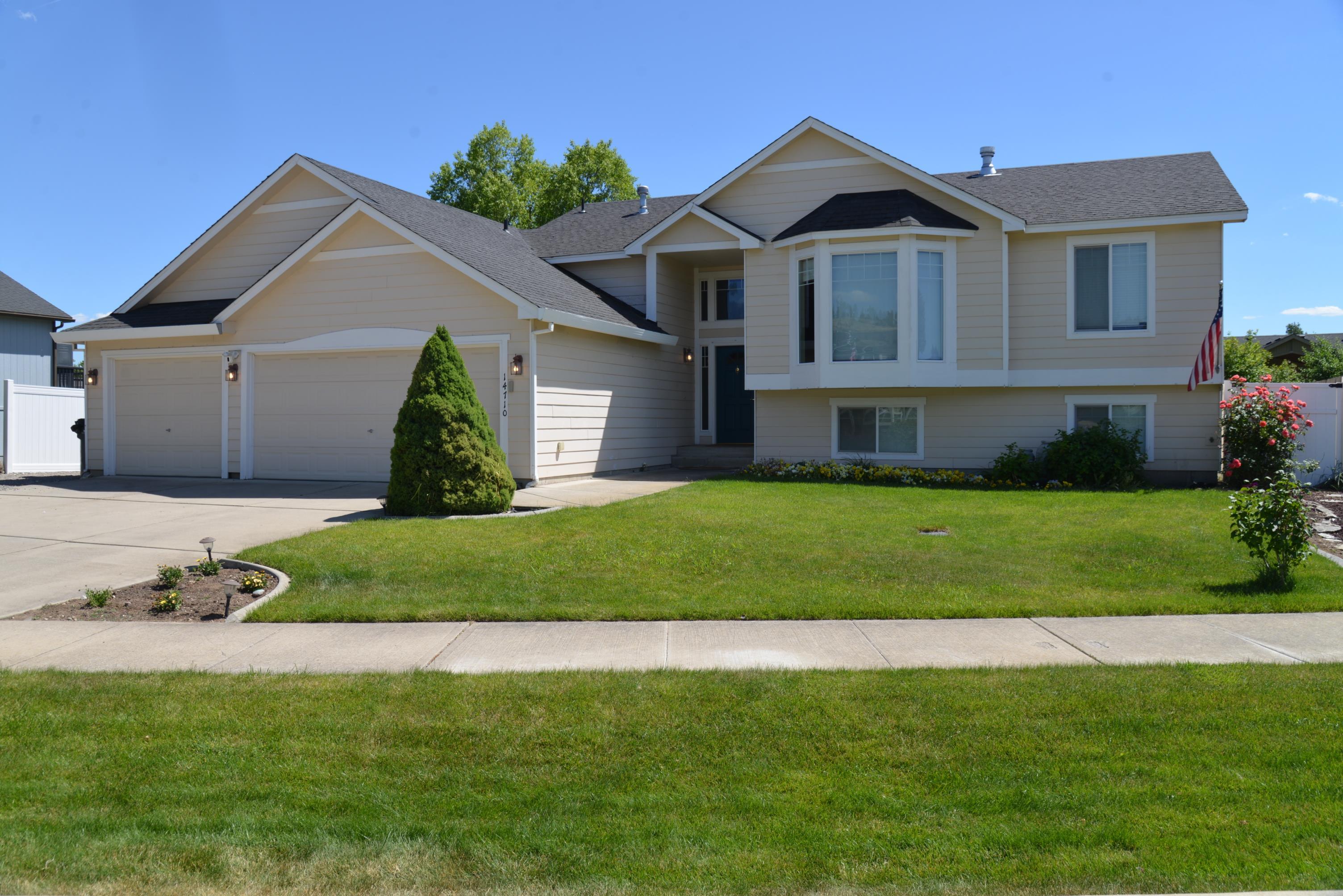 14710 E Crown Ave - Photo 1