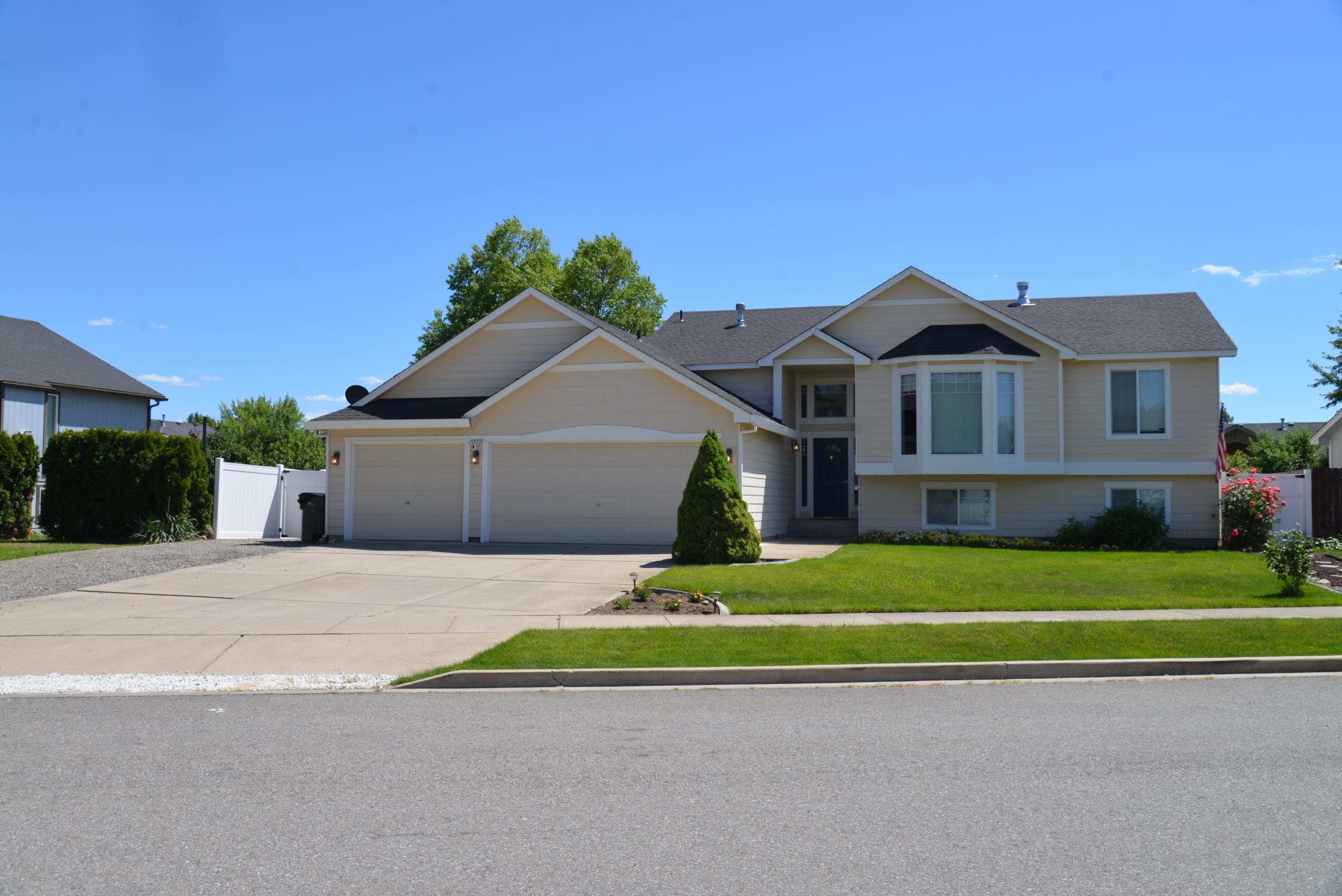 14710 E Crown Ave - Photo 2