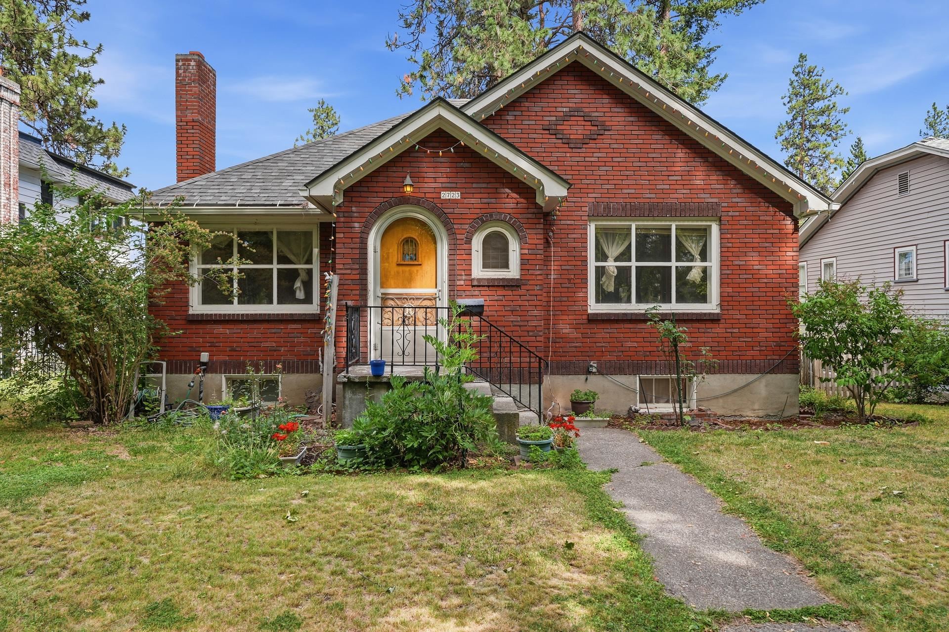 2723 S Manito Blvd - Photo 1