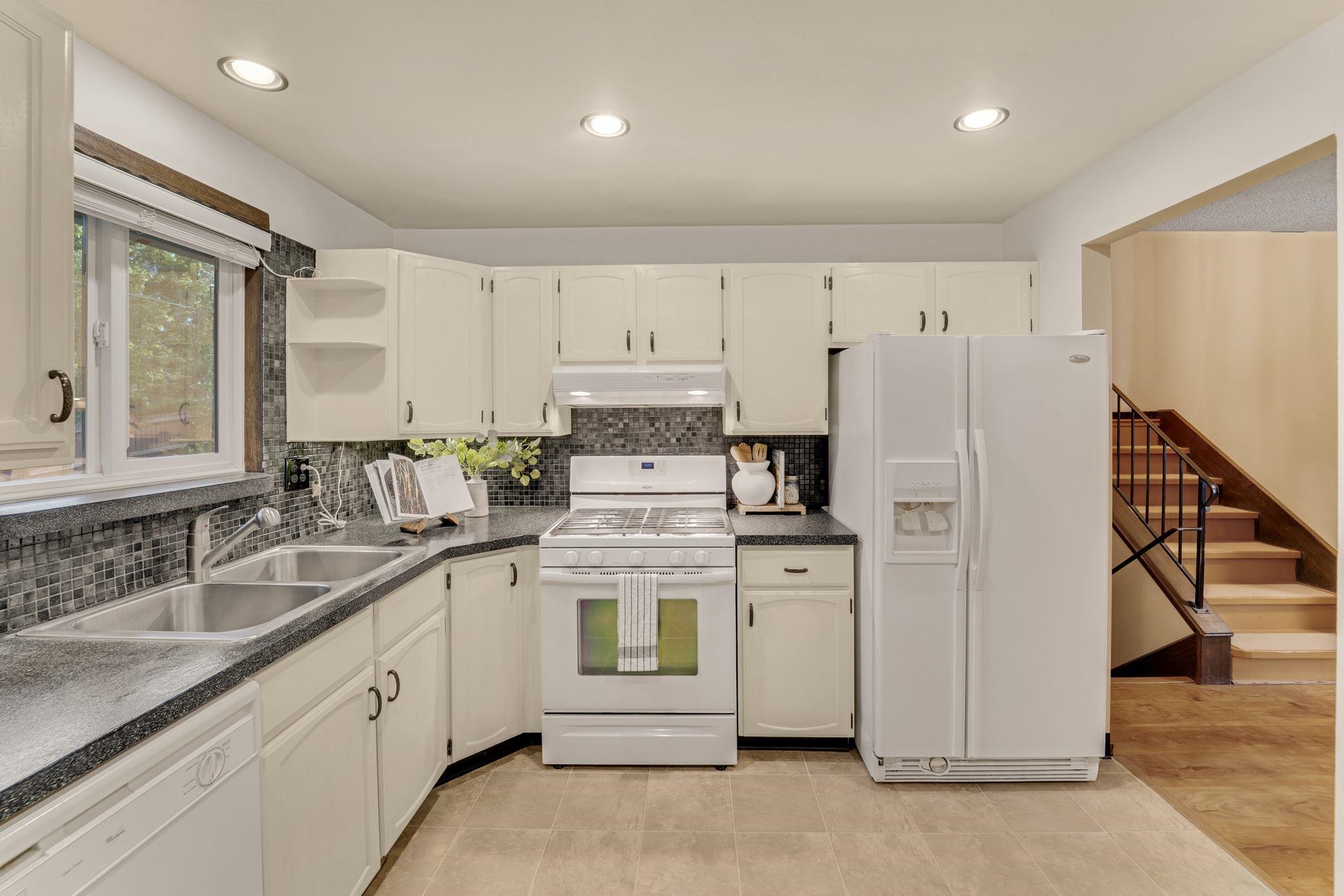 2024 E 44th Ave - Photo 13