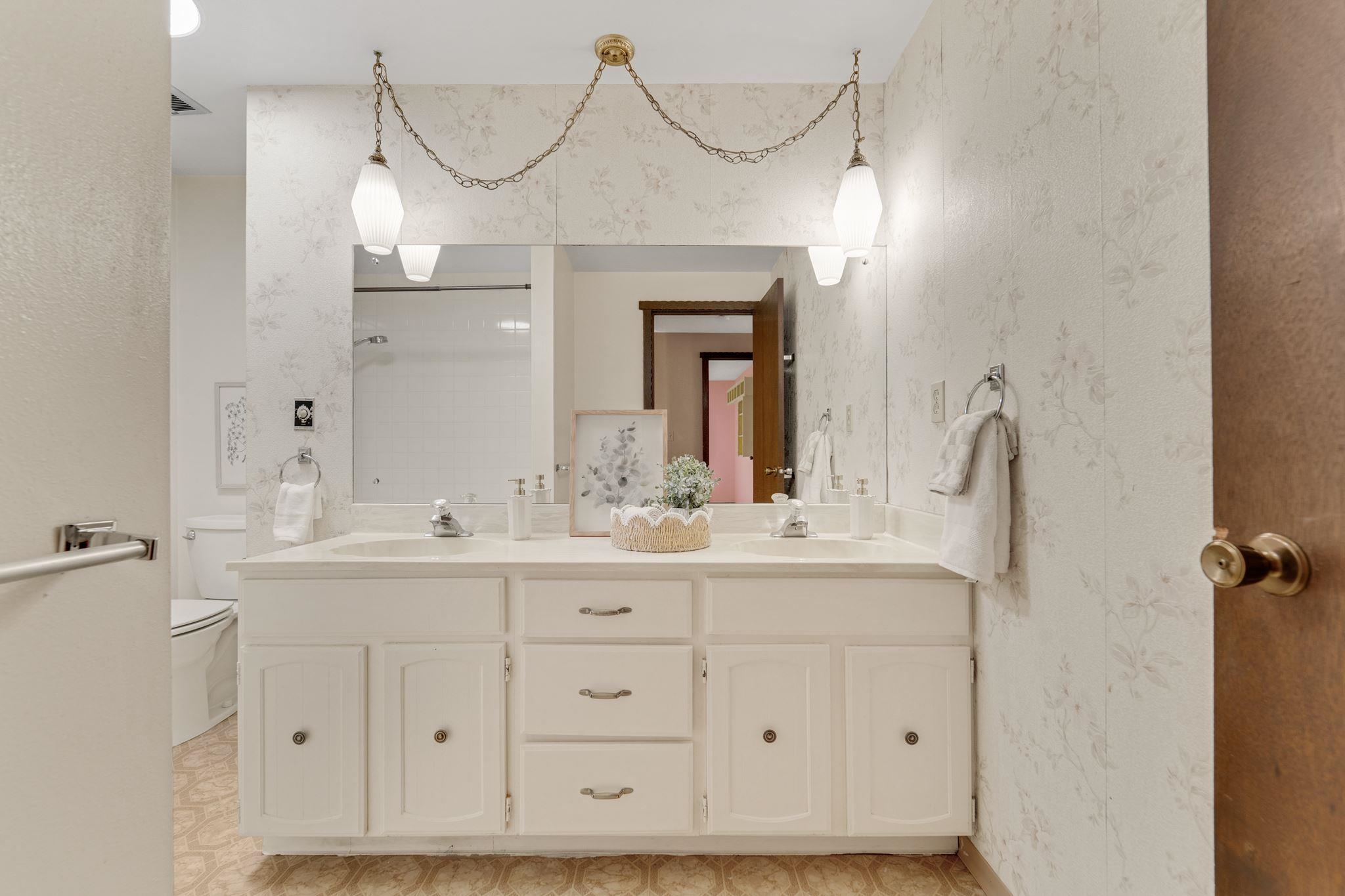 2024 E 44th Ave - Photo 22