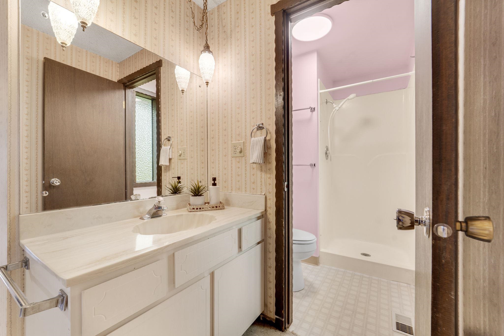 2024 E 44th Ave - Photo 19