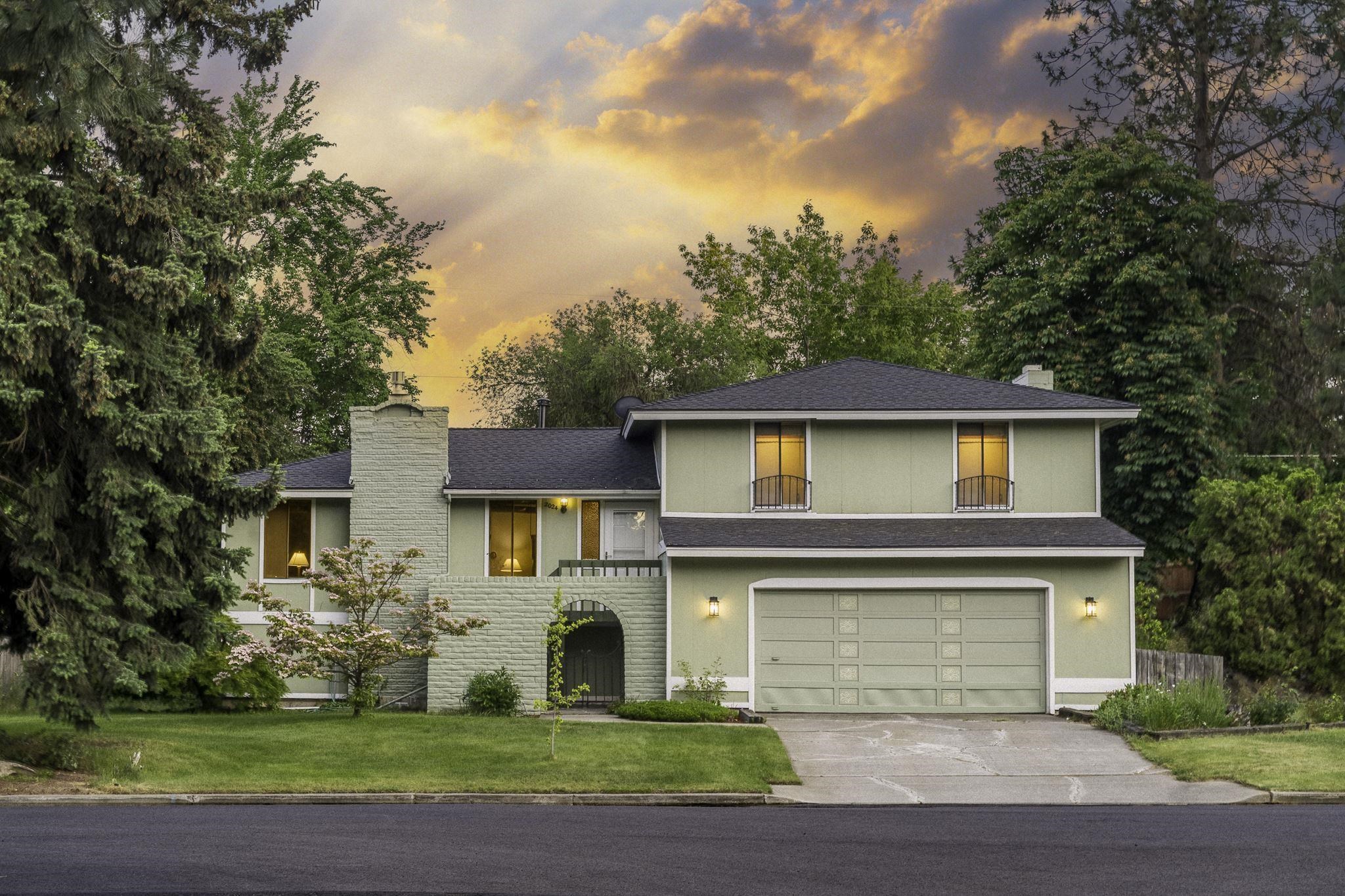 2024 E 44th Ave - Photo 1