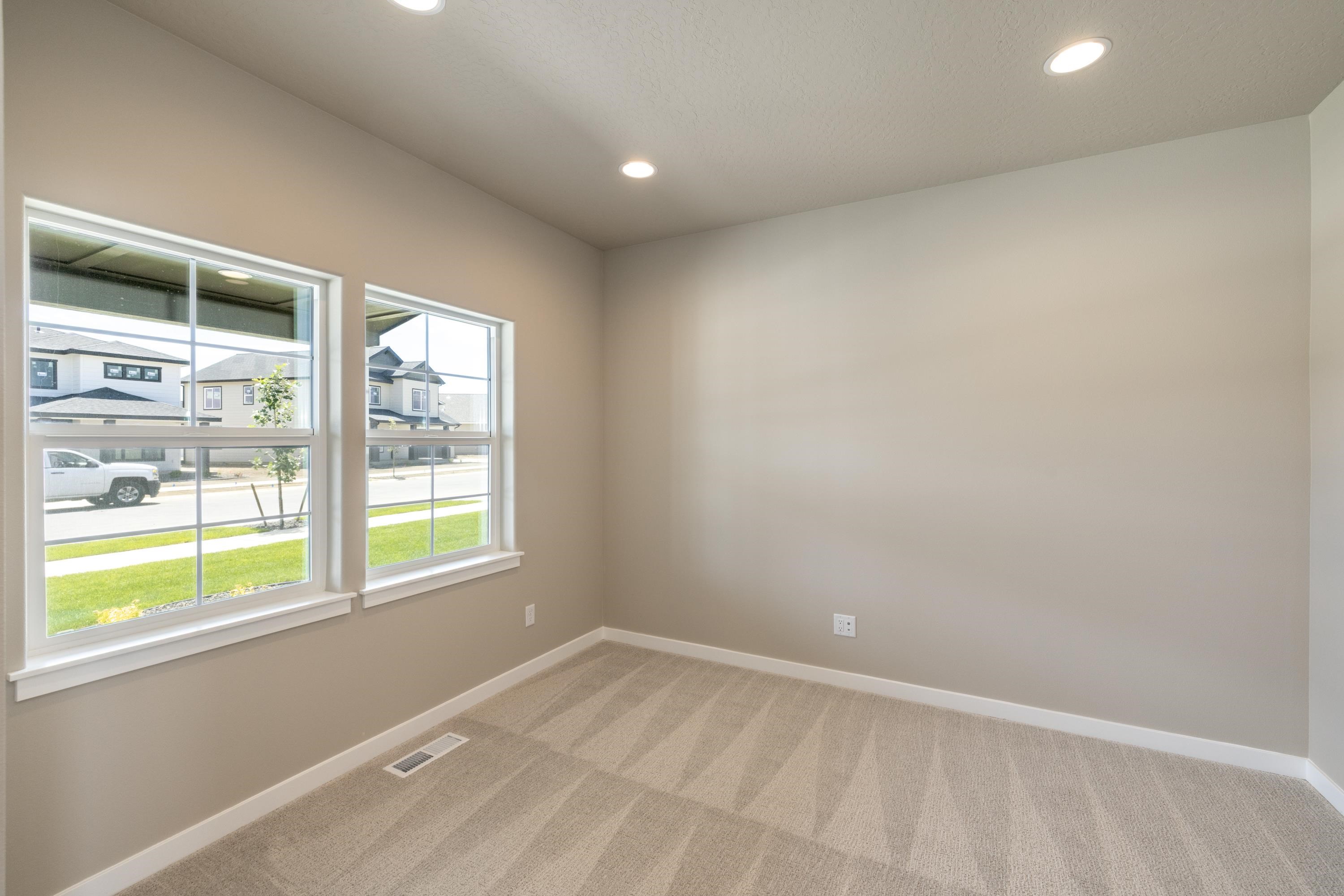 12249 N VALENCIA Ave - Photo 5