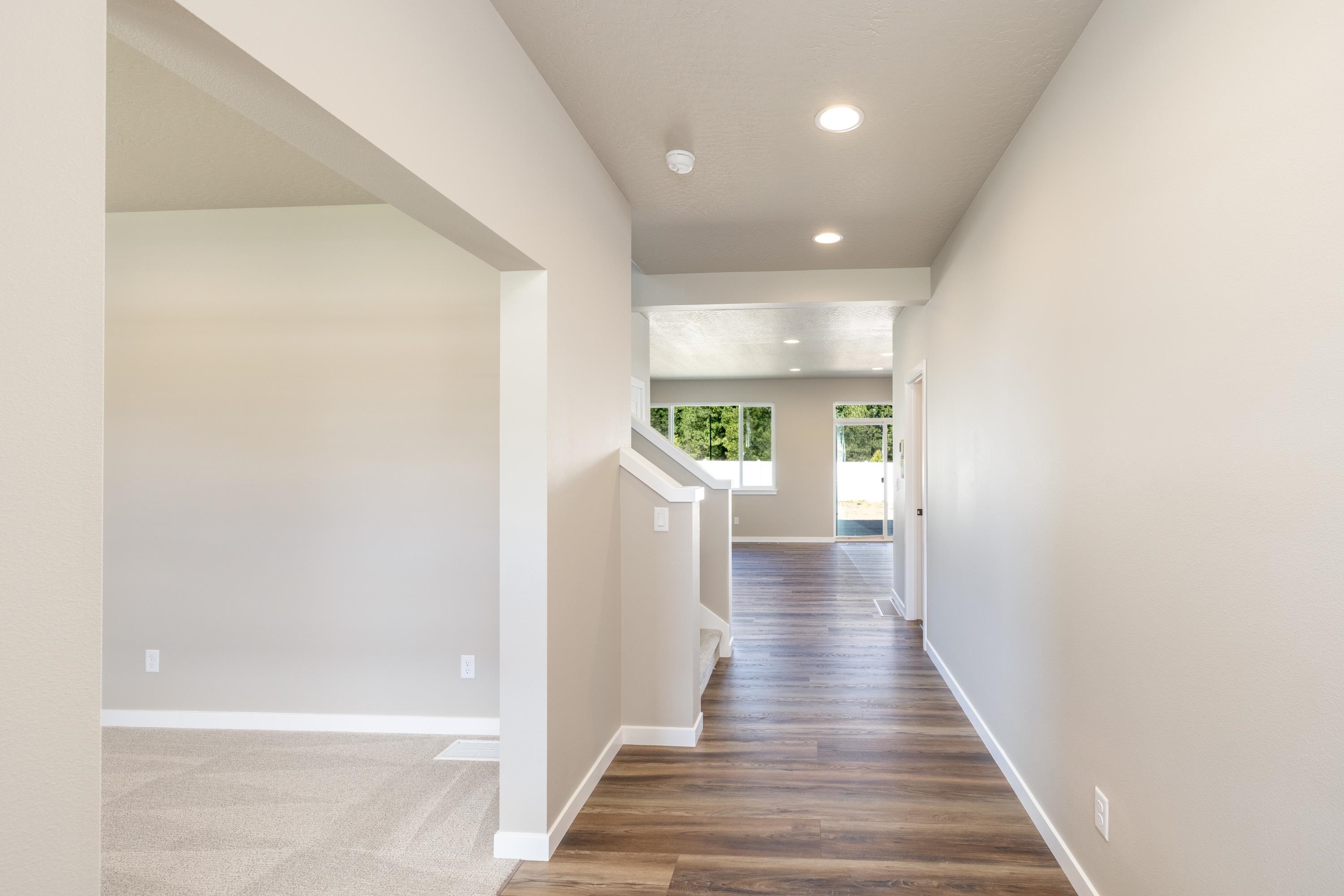 12249 N VALENCIA Ave - Photo 6