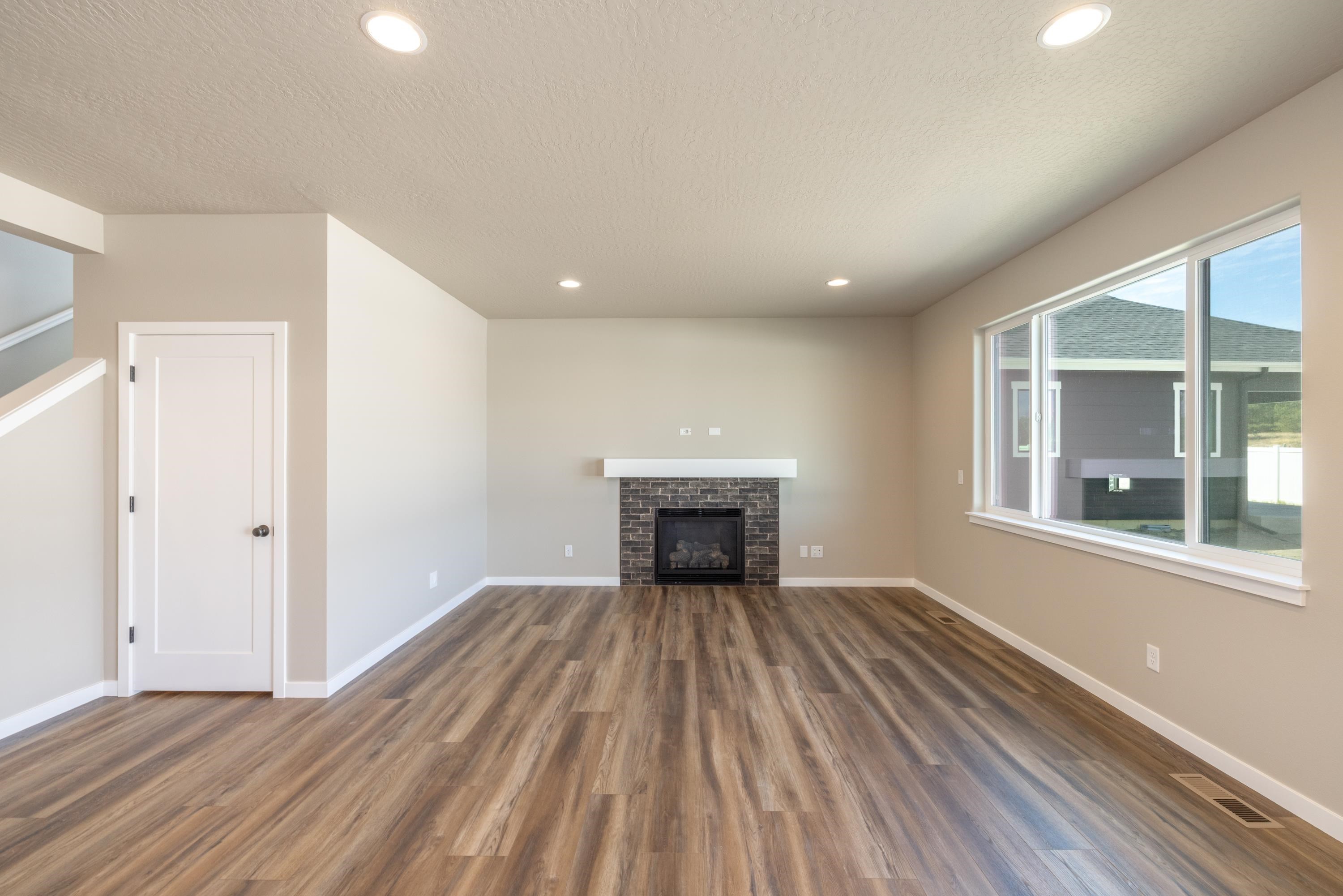 12249 N VALENCIA Ave - Photo 9