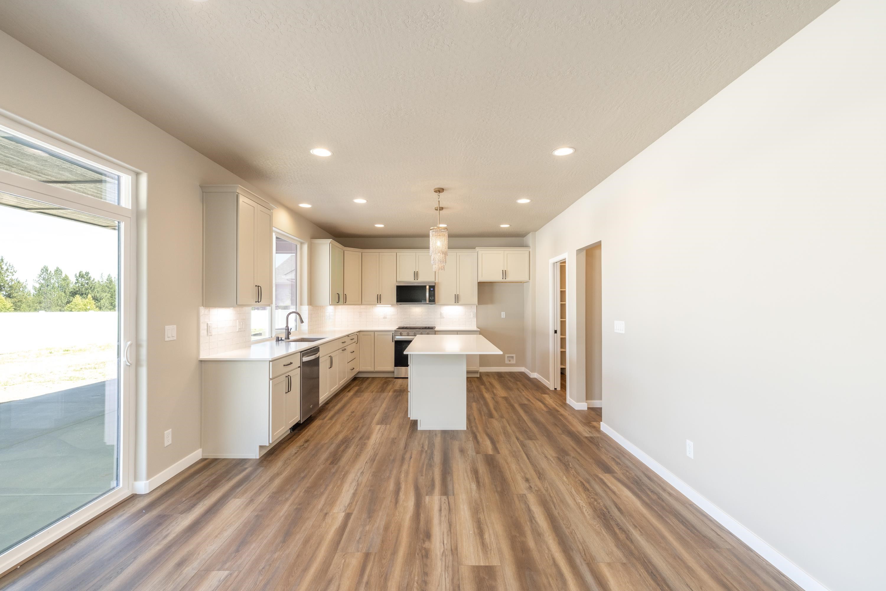12249 N VALENCIA Ave - Photo 10