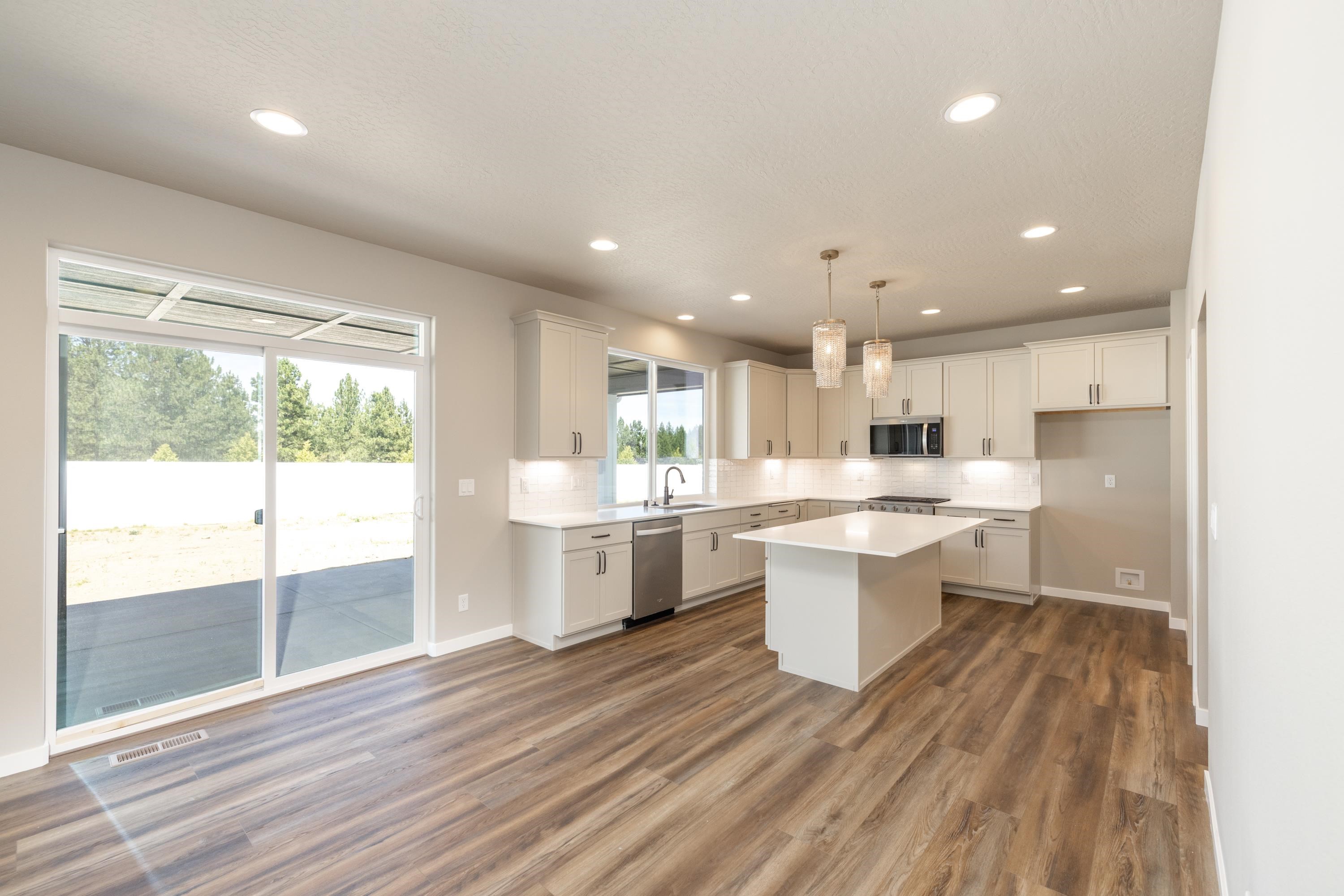12249 N VALENCIA Ave - Photo 11