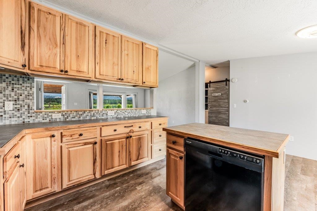 597 River Rd - Photo 8