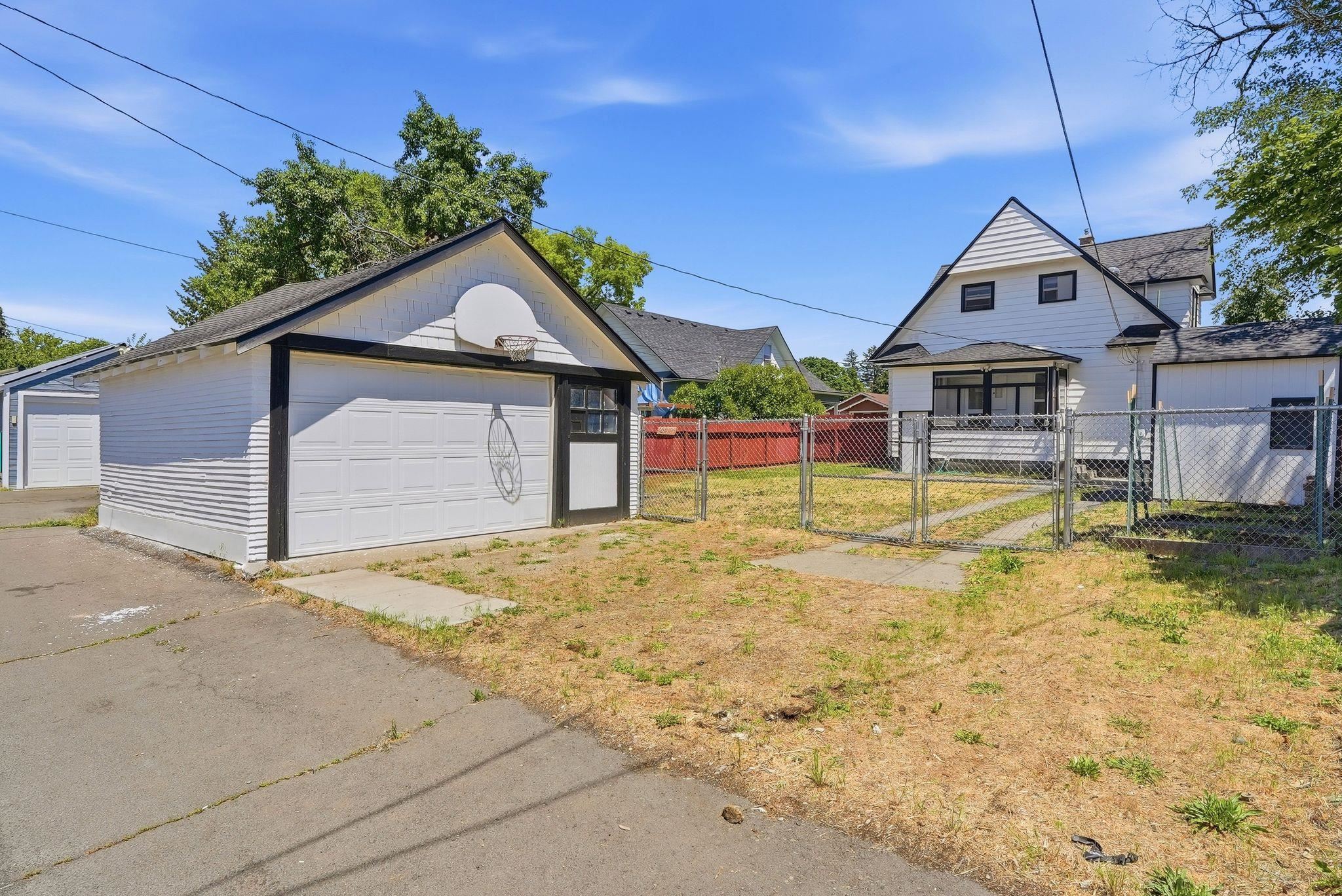 2413 N Stevens St - Photo 32