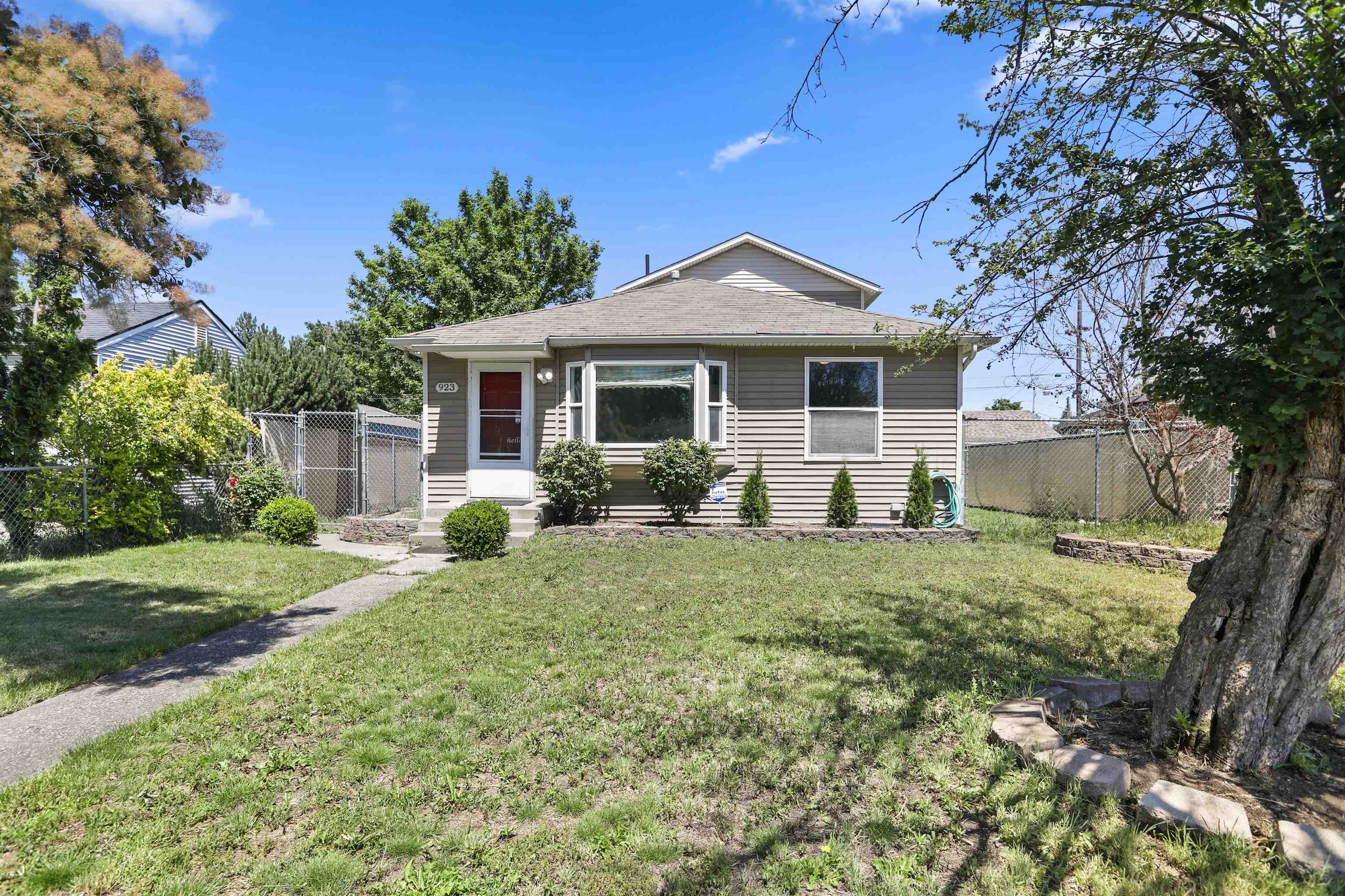 923 E Nebraska Ave - Photo 1