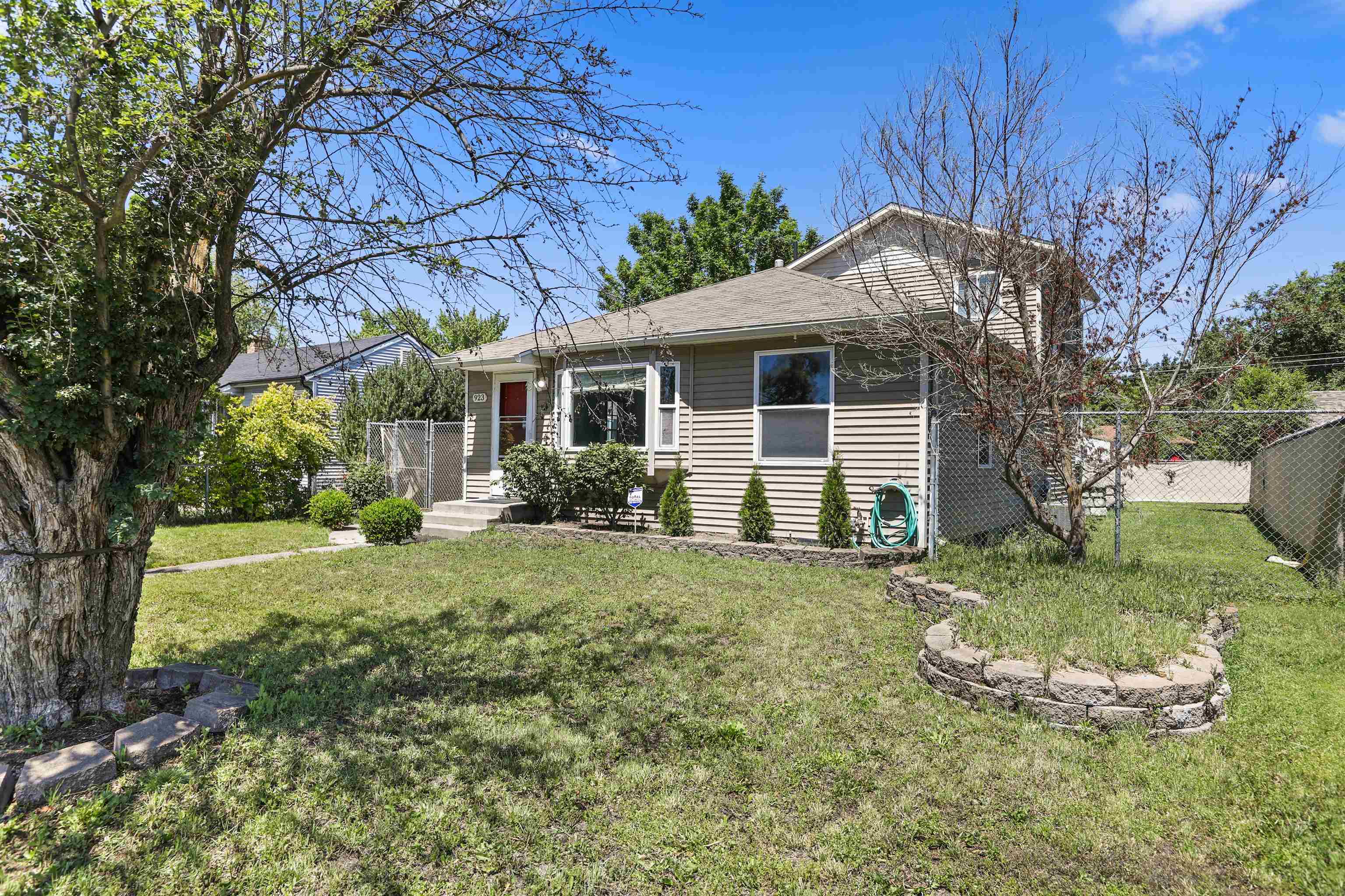 923 E Nebraska Ave - Photo 8