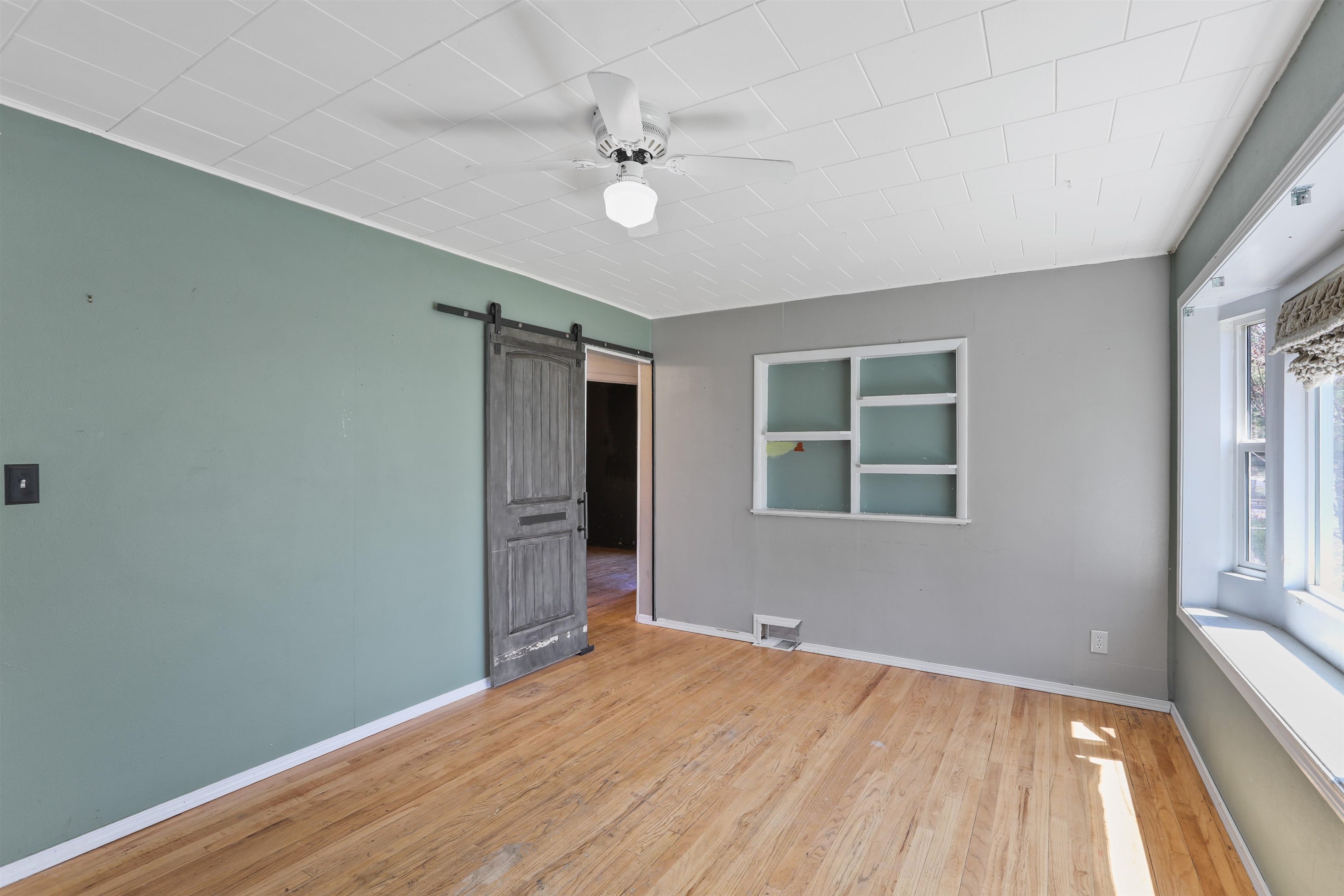 923 E Nebraska Ave - Photo 9