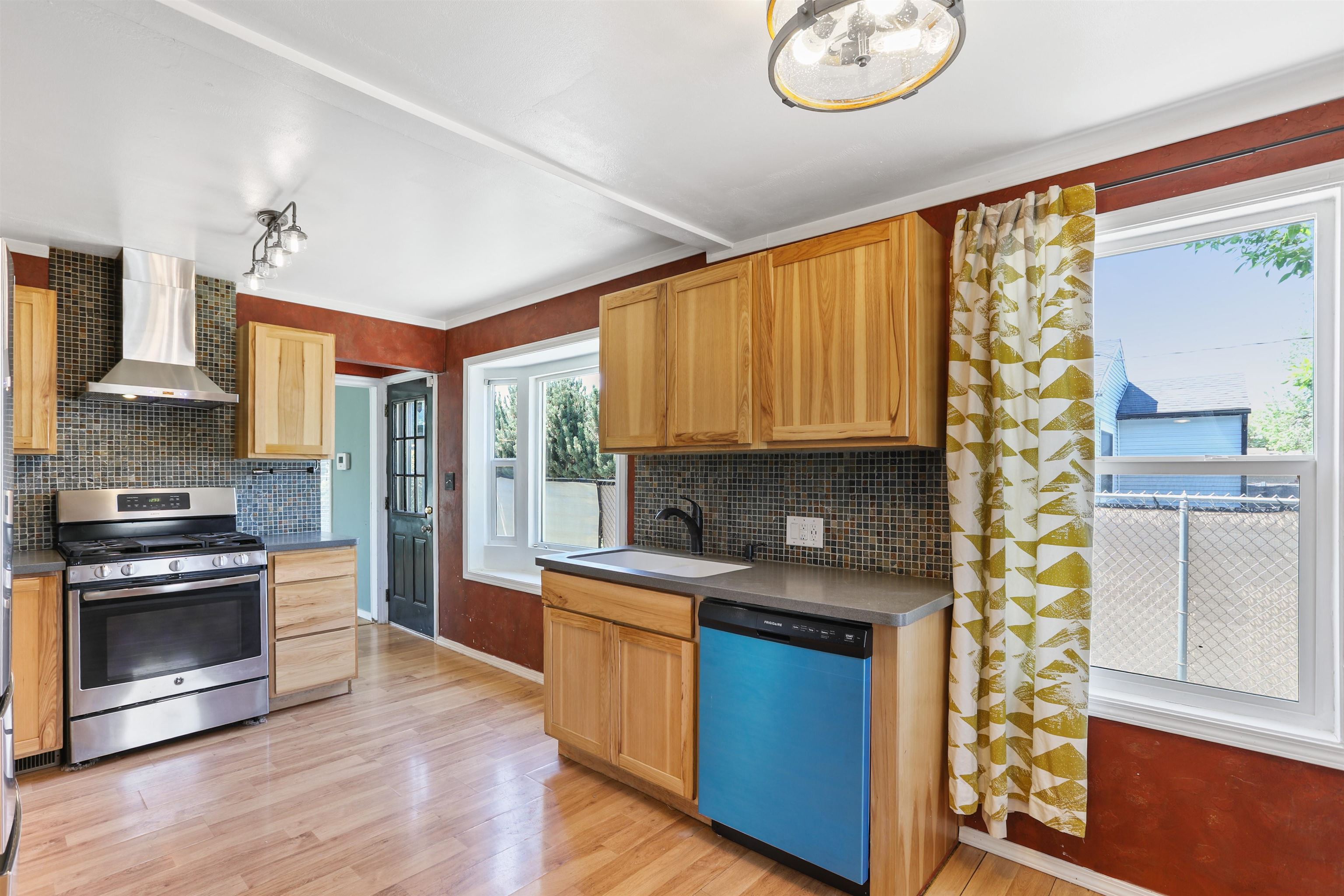 923 E Nebraska Ave - Photo 4