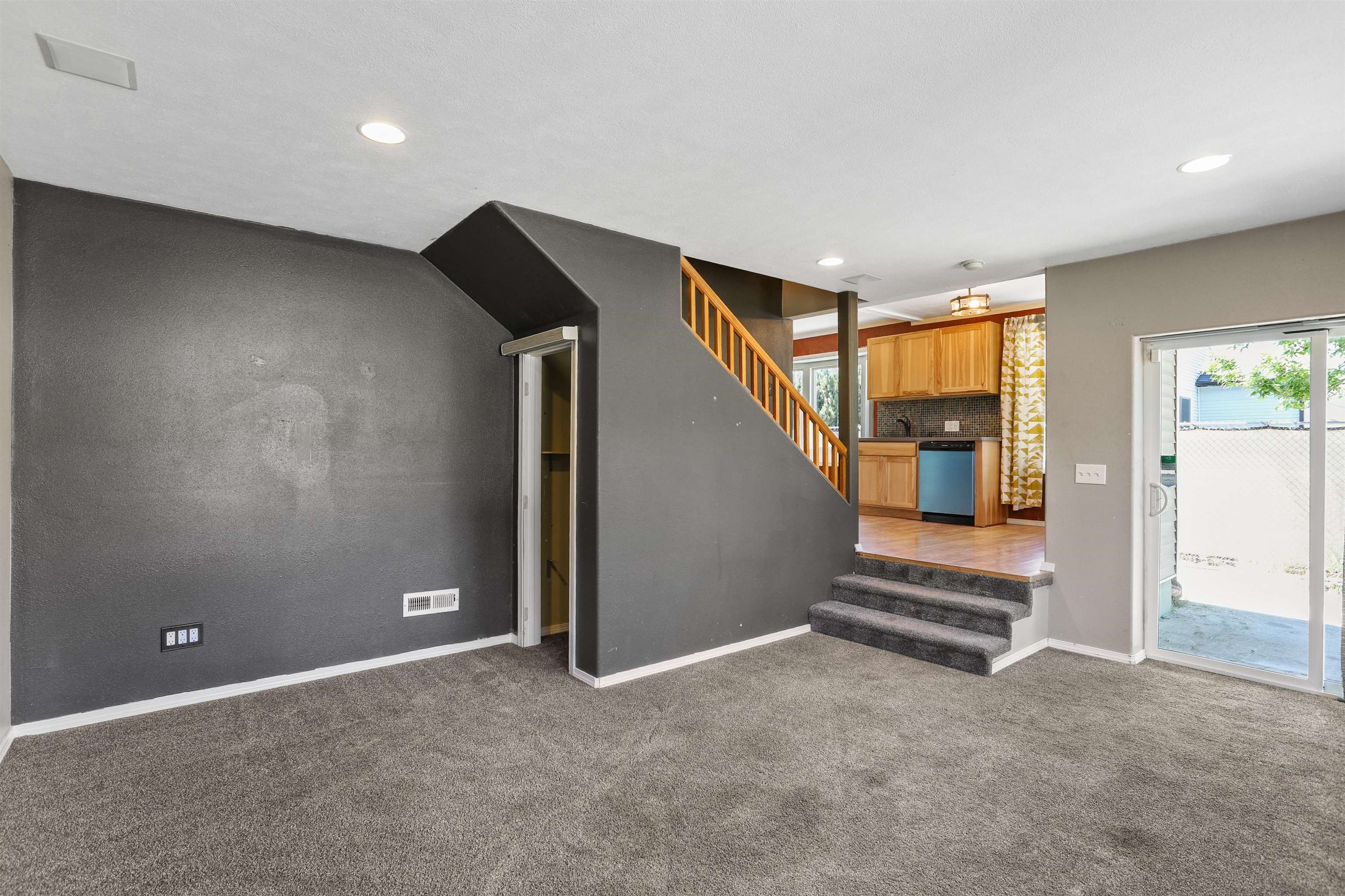 923 E Nebraska Ave - Photo 3