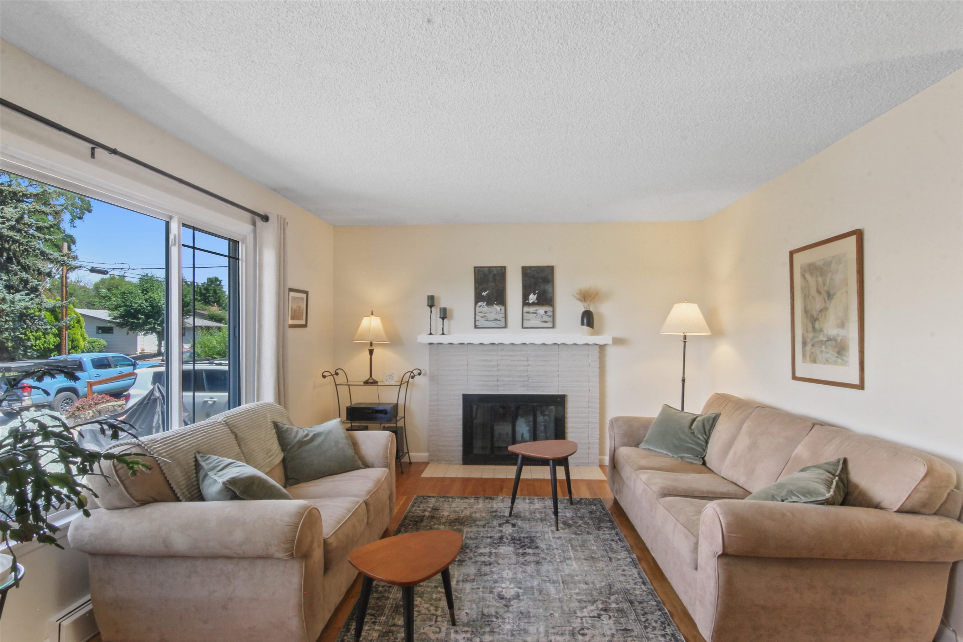 3724 E 16th Ave - Photo 3