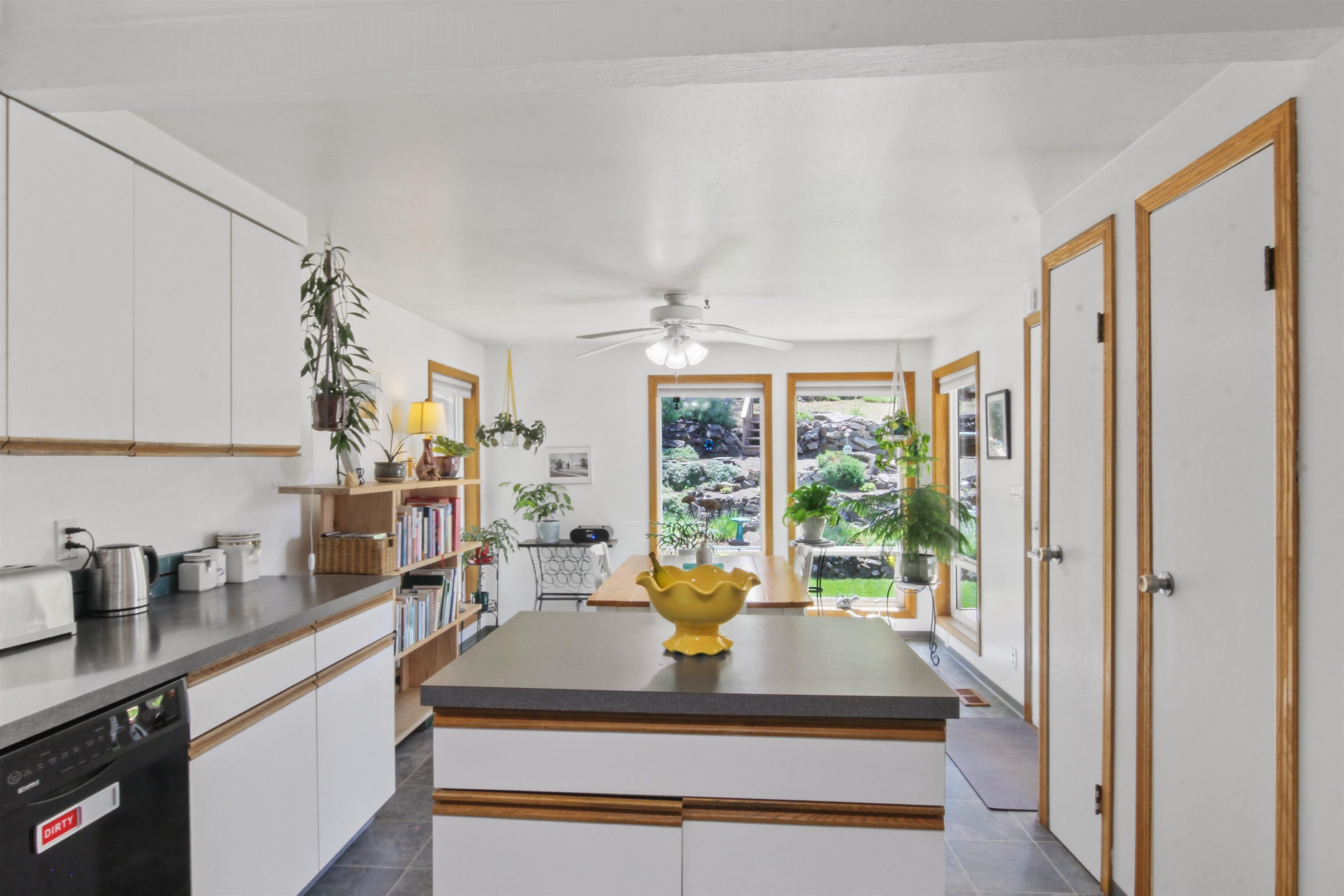 3724 E 16th Ave - Photo 6