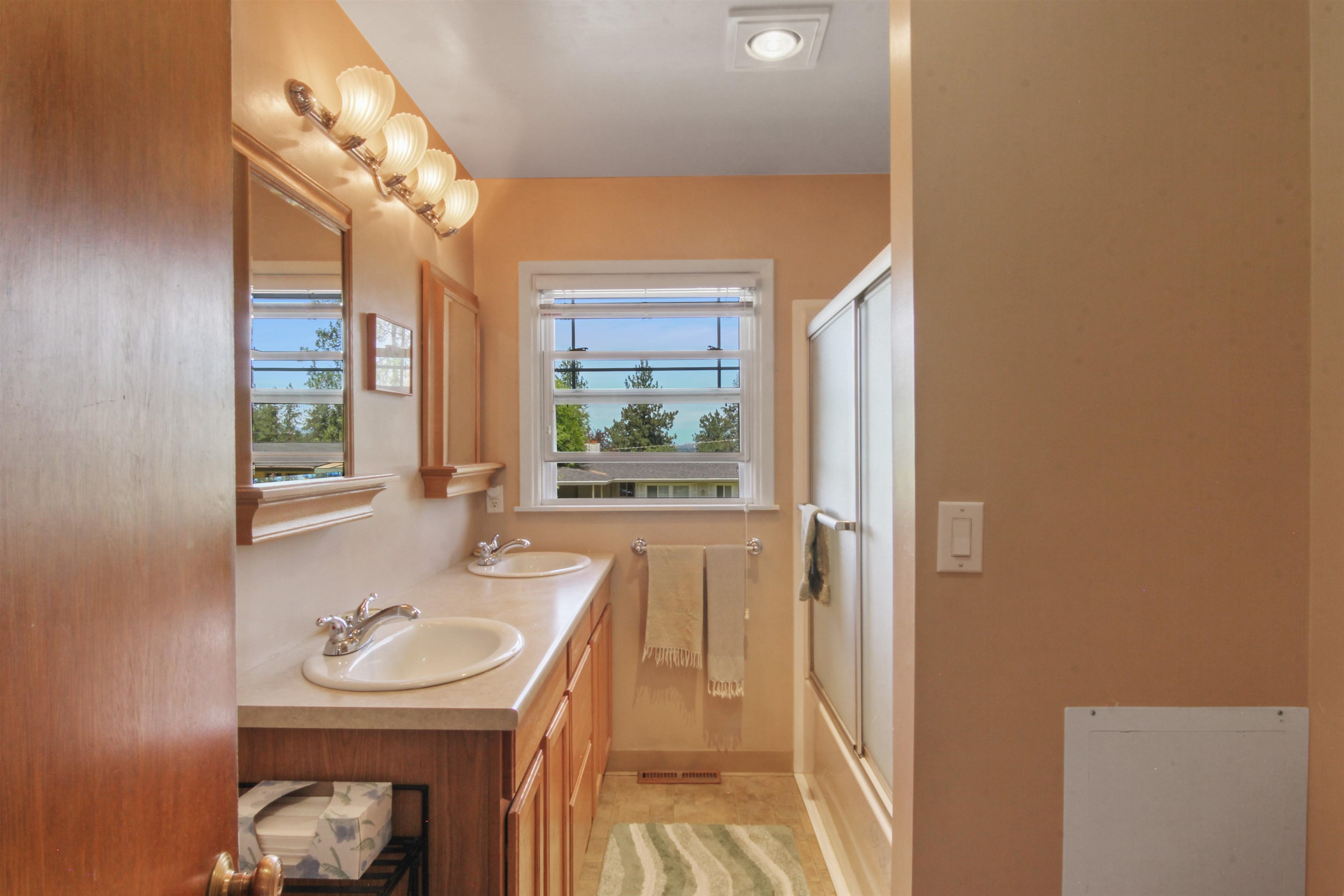 3724 E 16th Ave - Photo 9
