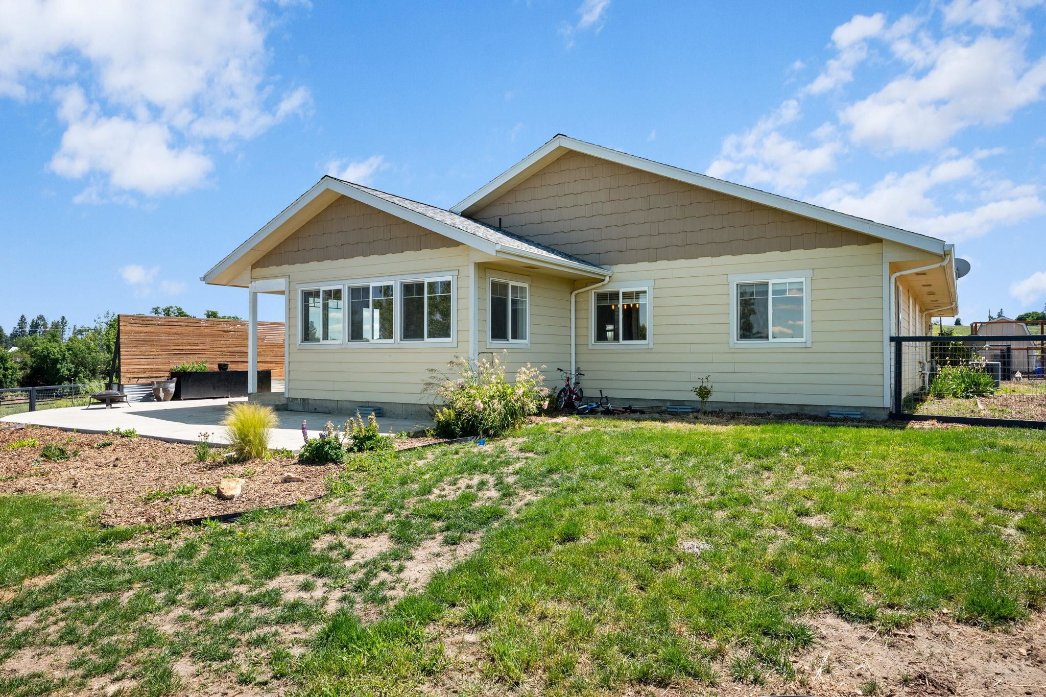 7706 E Bigelow Gulch Rd - Photo 3