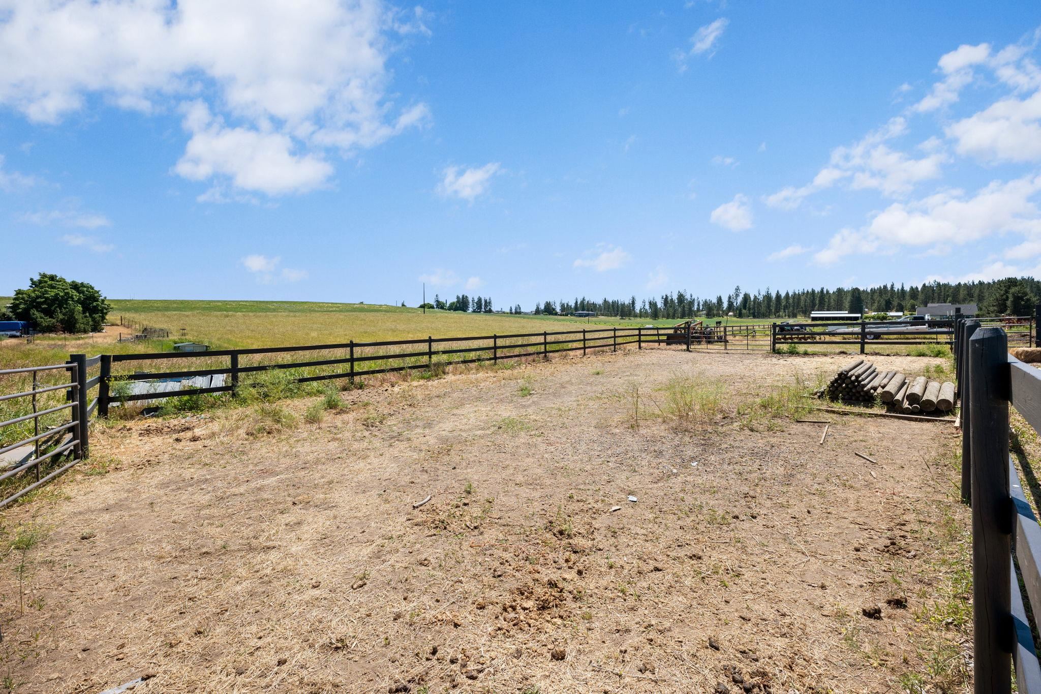 7706 E Bigelow Gulch Rd - Photo 37