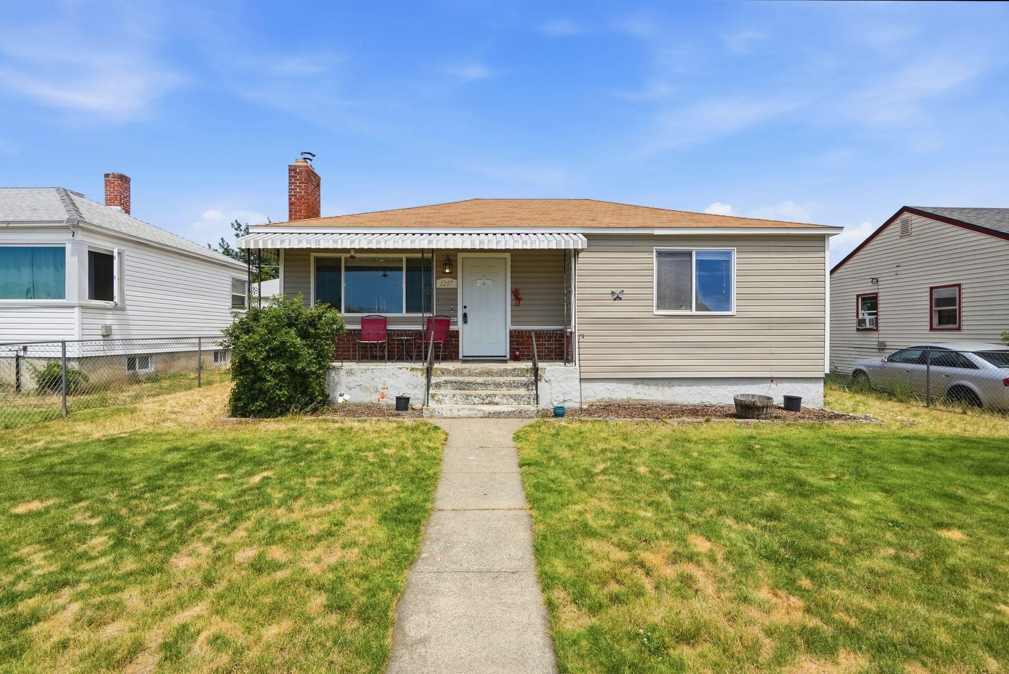 1207 E Lacrosse Ave - Photo 1