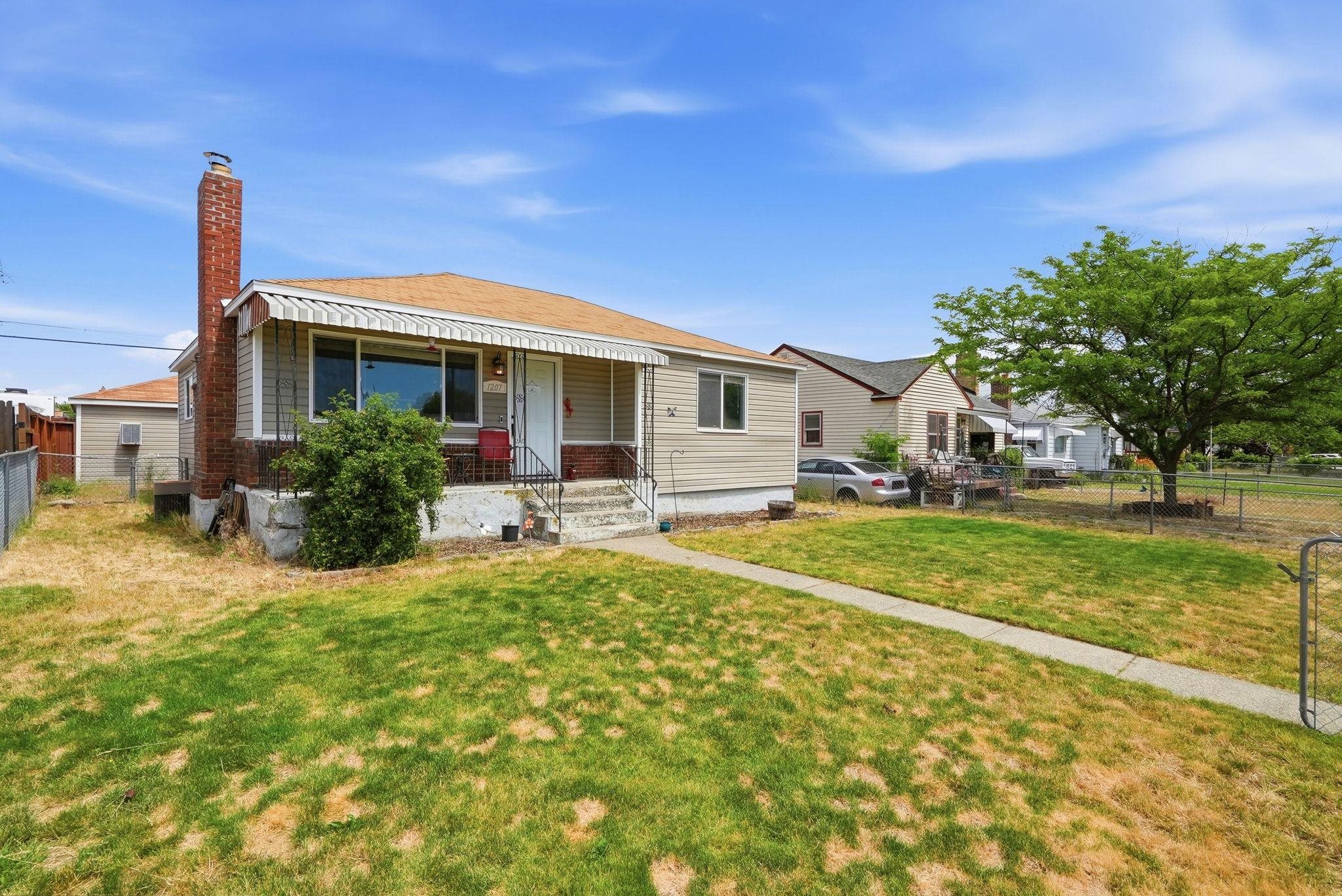 1207 E Lacrosse Ave - Photo 3