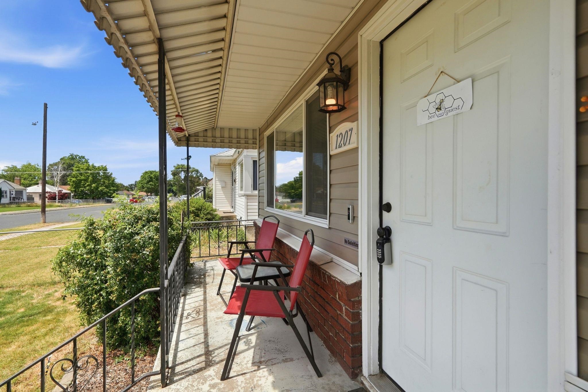 1207 E Lacrosse Ave - Photo 4