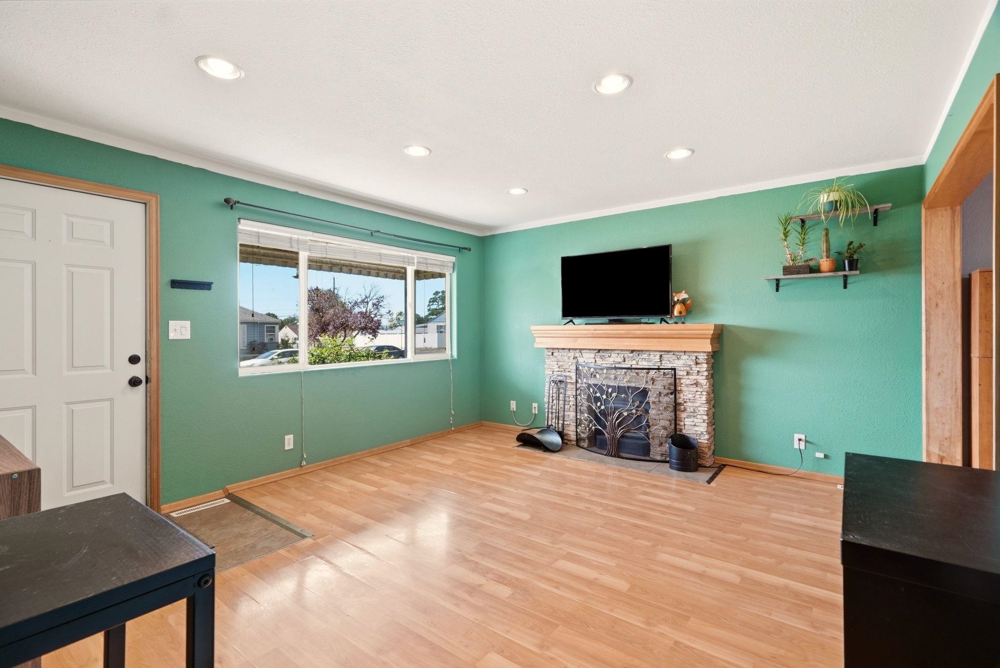 1207 E Lacrosse Ave - Photo 6