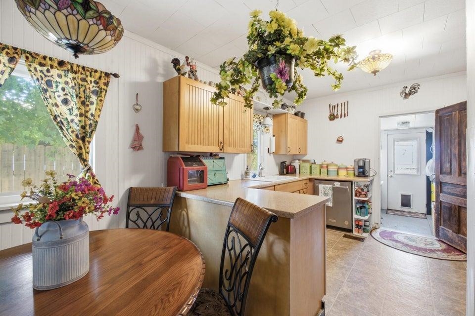 840 S Larch St - Photo 8