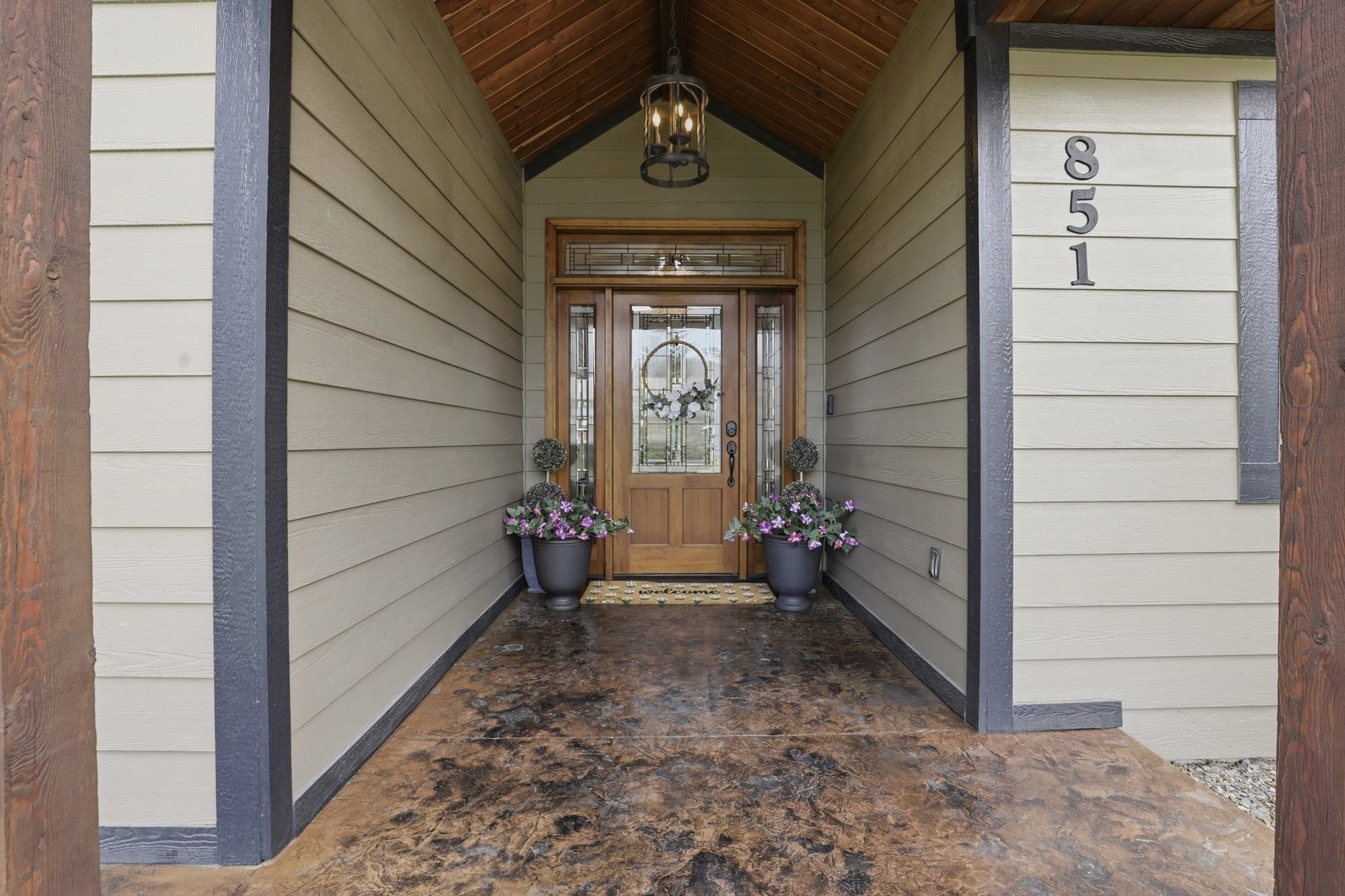 851 Thomas Ln - Photo 2