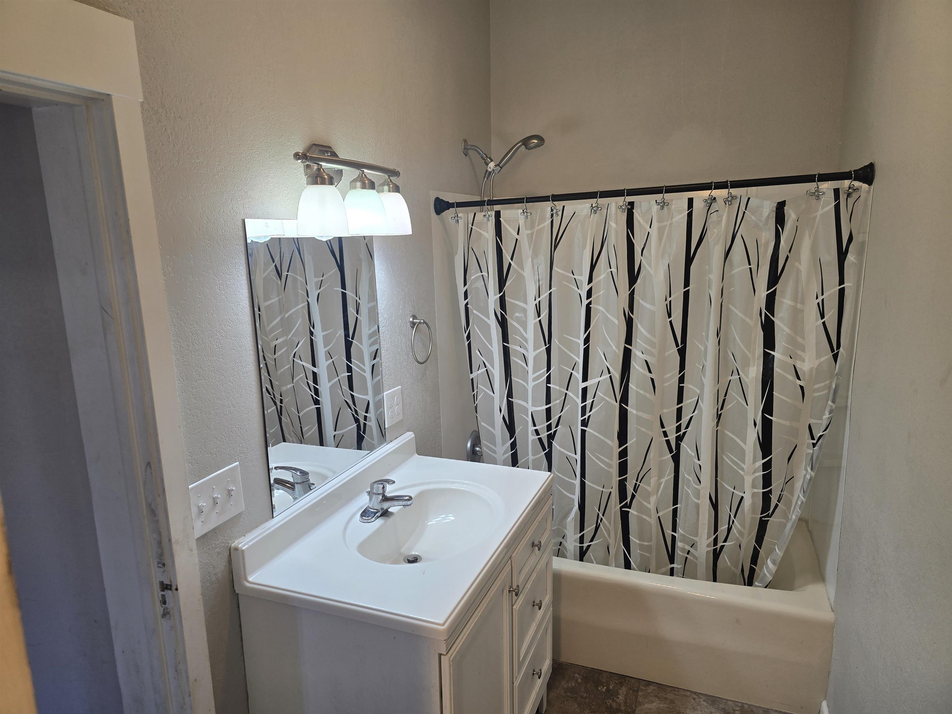 2933 E Wabash St - Photo 18
