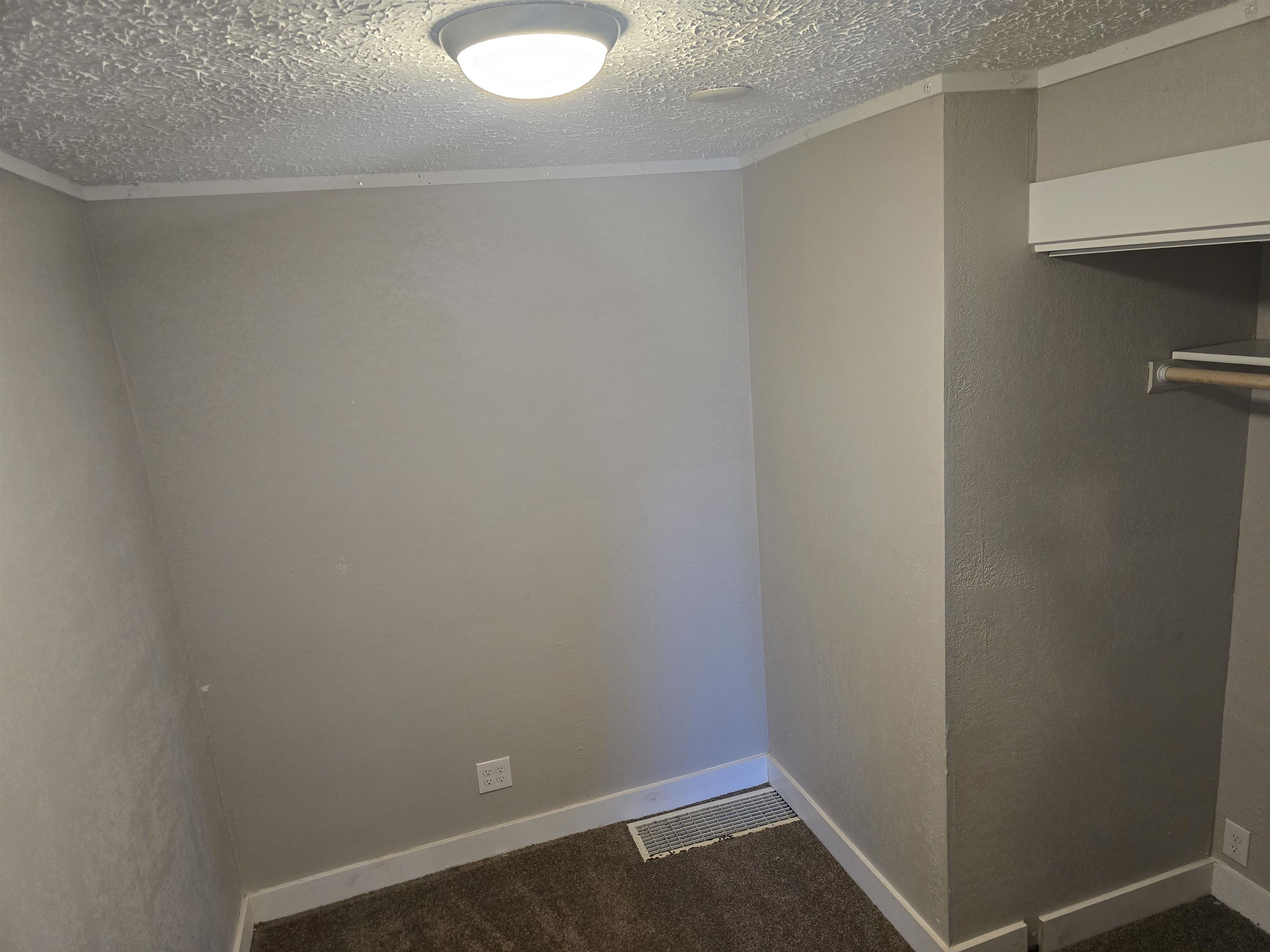 2933 E Wabash St - Photo 20