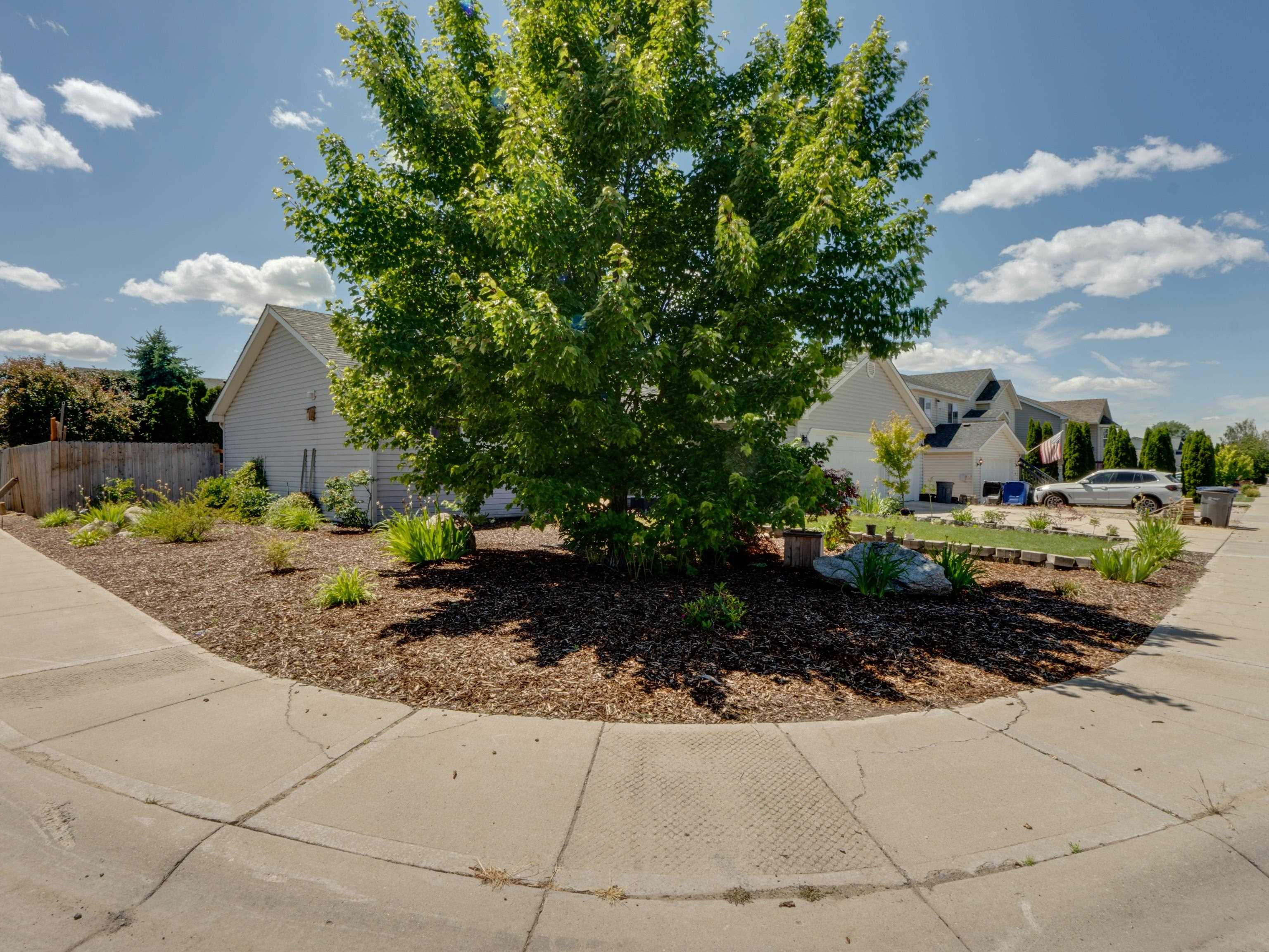 520 E Beverly Ave - Photo 3