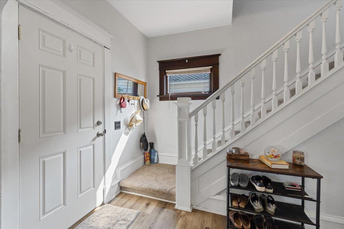 2633 N Stevens St - Photo 2