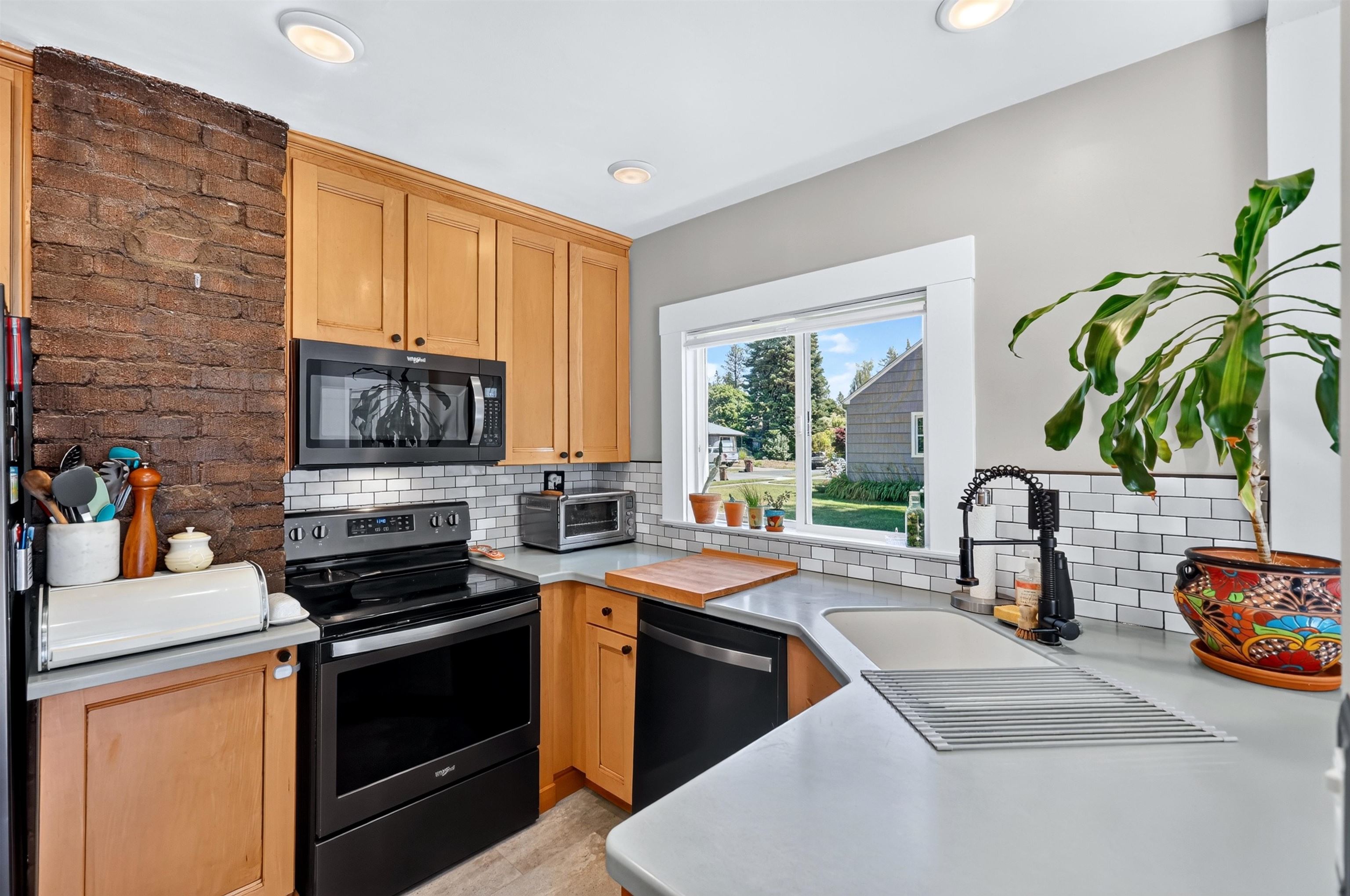 133 W 23rd Ave - Photo 23