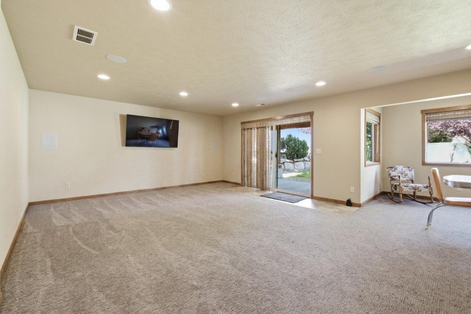 16411 E 10TH Ln - Photo 18