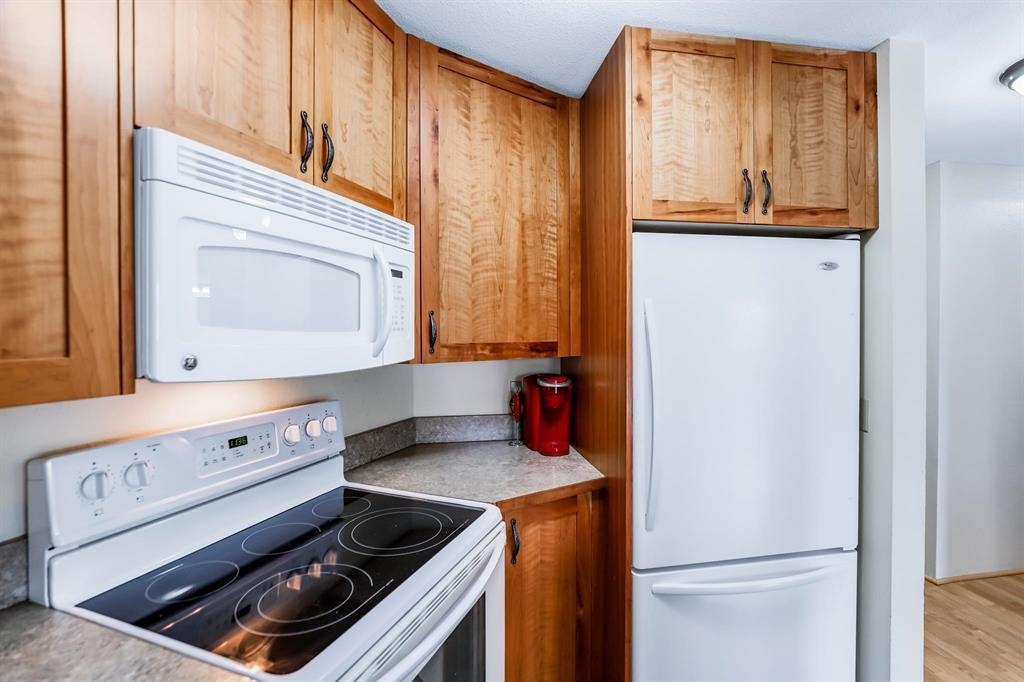 10321 E Main Ave - Photo 3