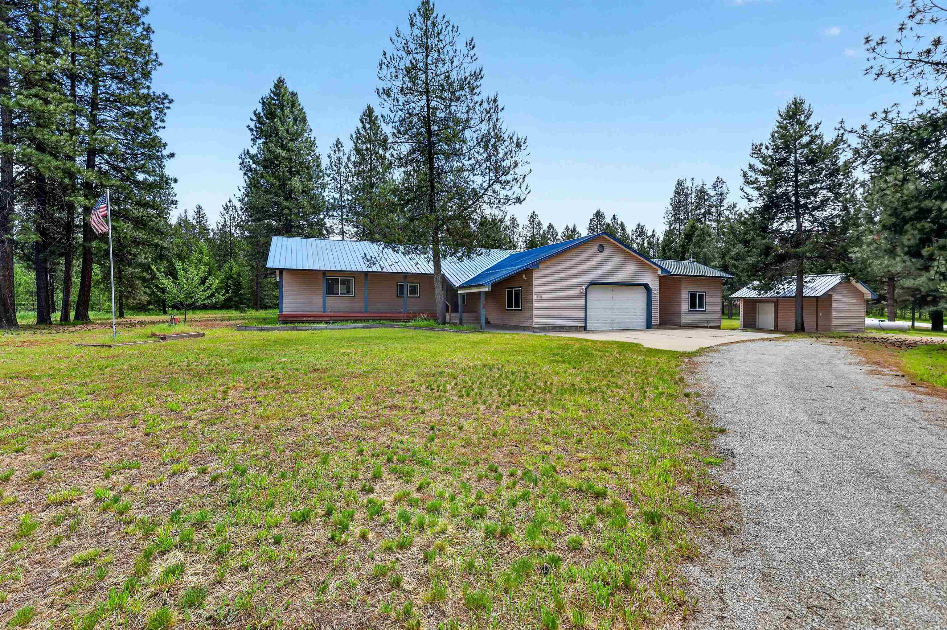 245 Jade Dr - Photo 2
